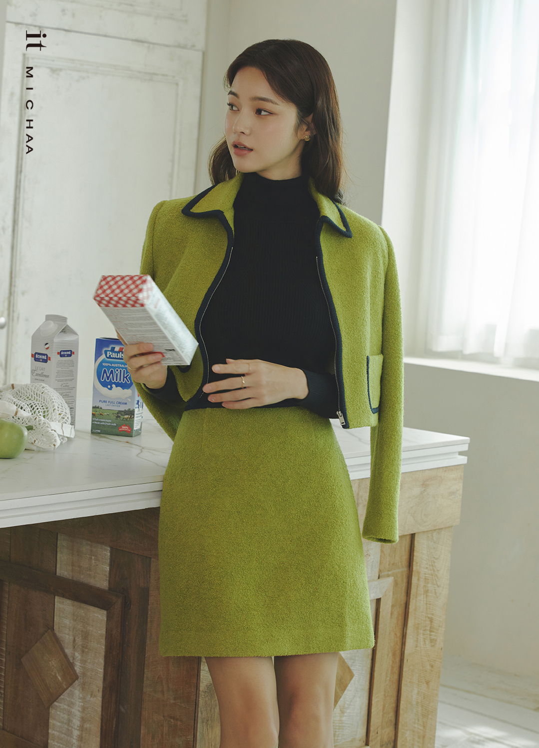 룩북 이미지