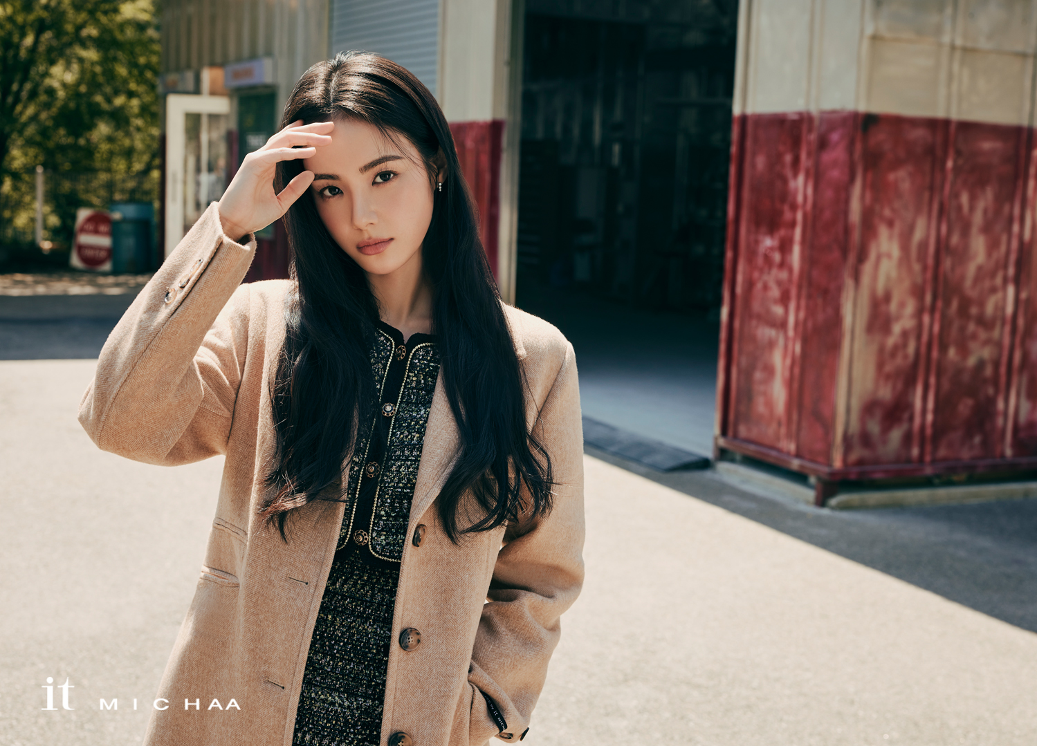 룩북 이미지