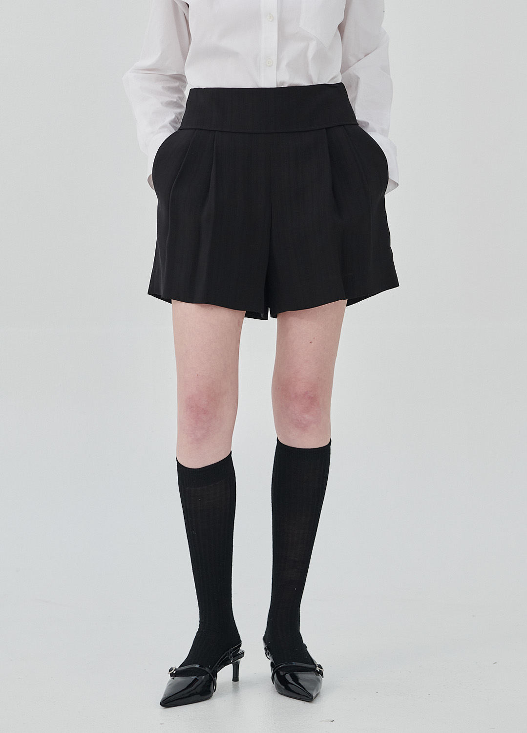 FLAP WAIST SHORT PANTS_STRONG BLACK_1
