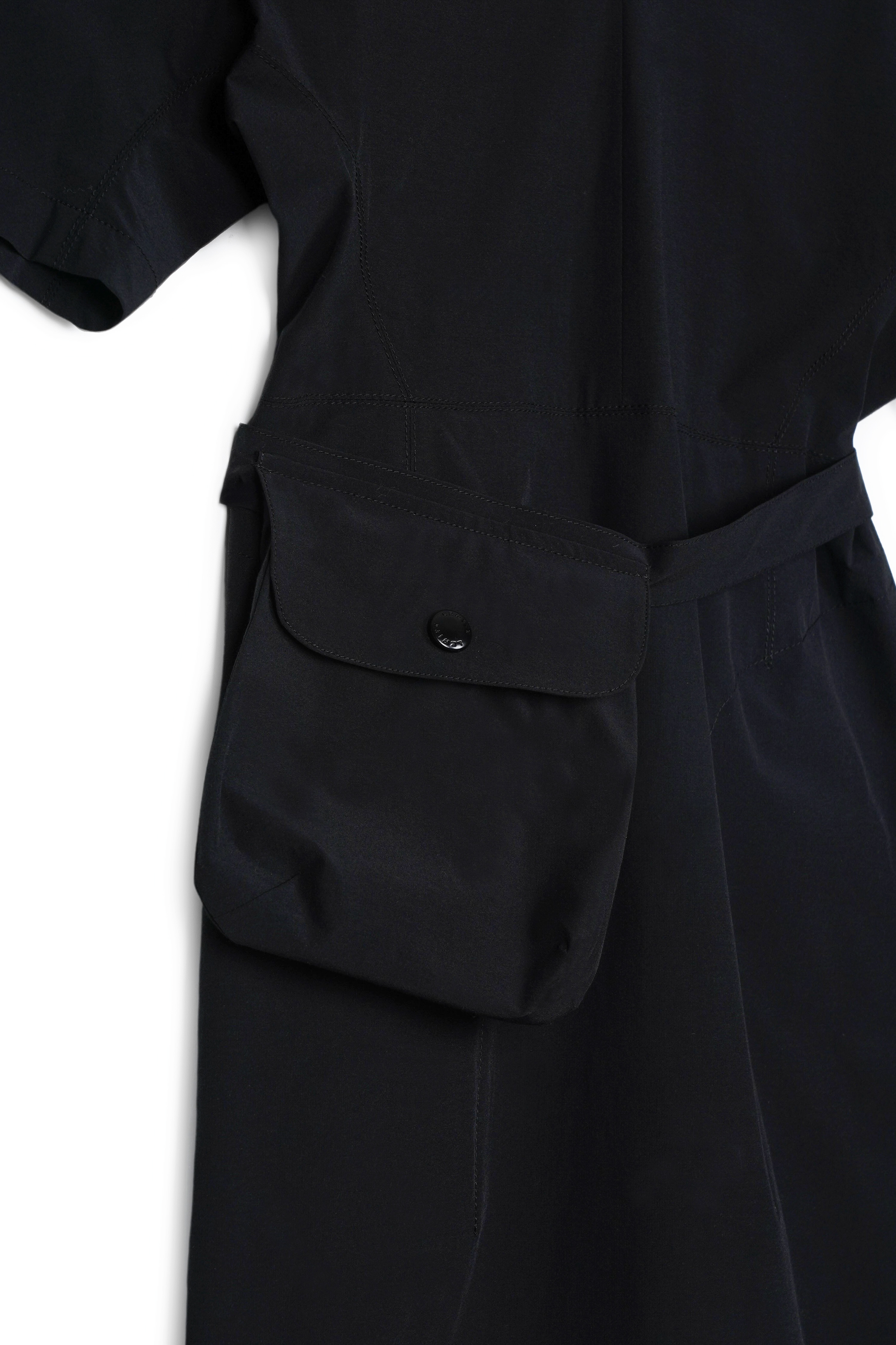 V-NECK VOLUME SLEEVE DRESS_STRONG BLACK_8