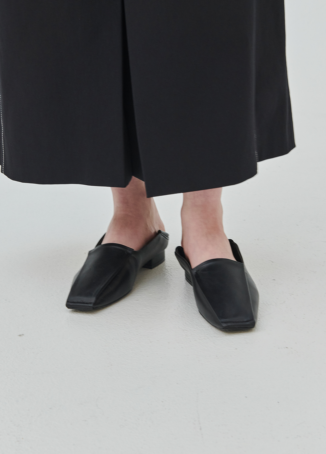 LAMB SKIN FOLDABLE PLAT SHOES_BLACK_3