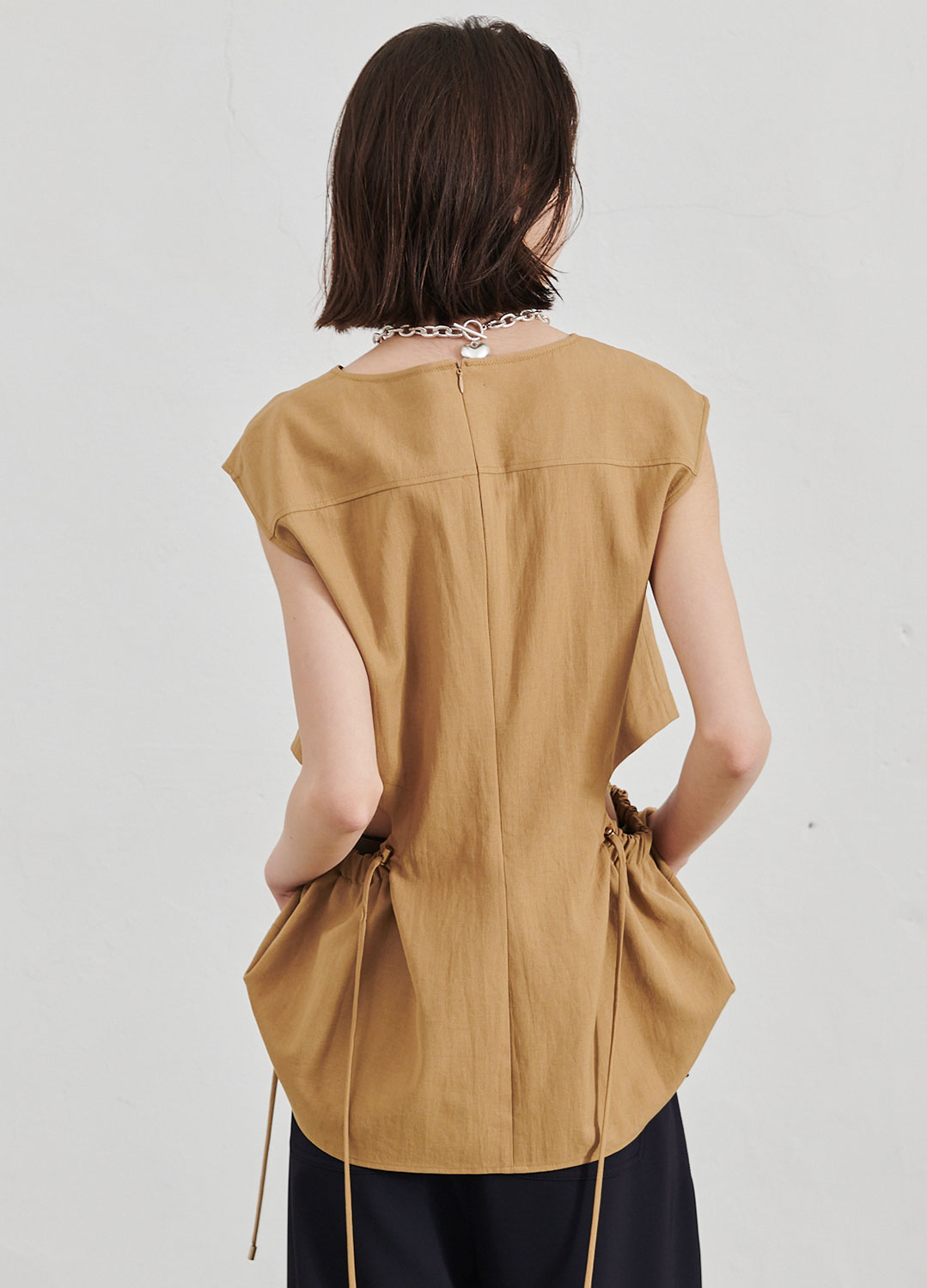 WAIST OPENING TOP_BEIGE_3