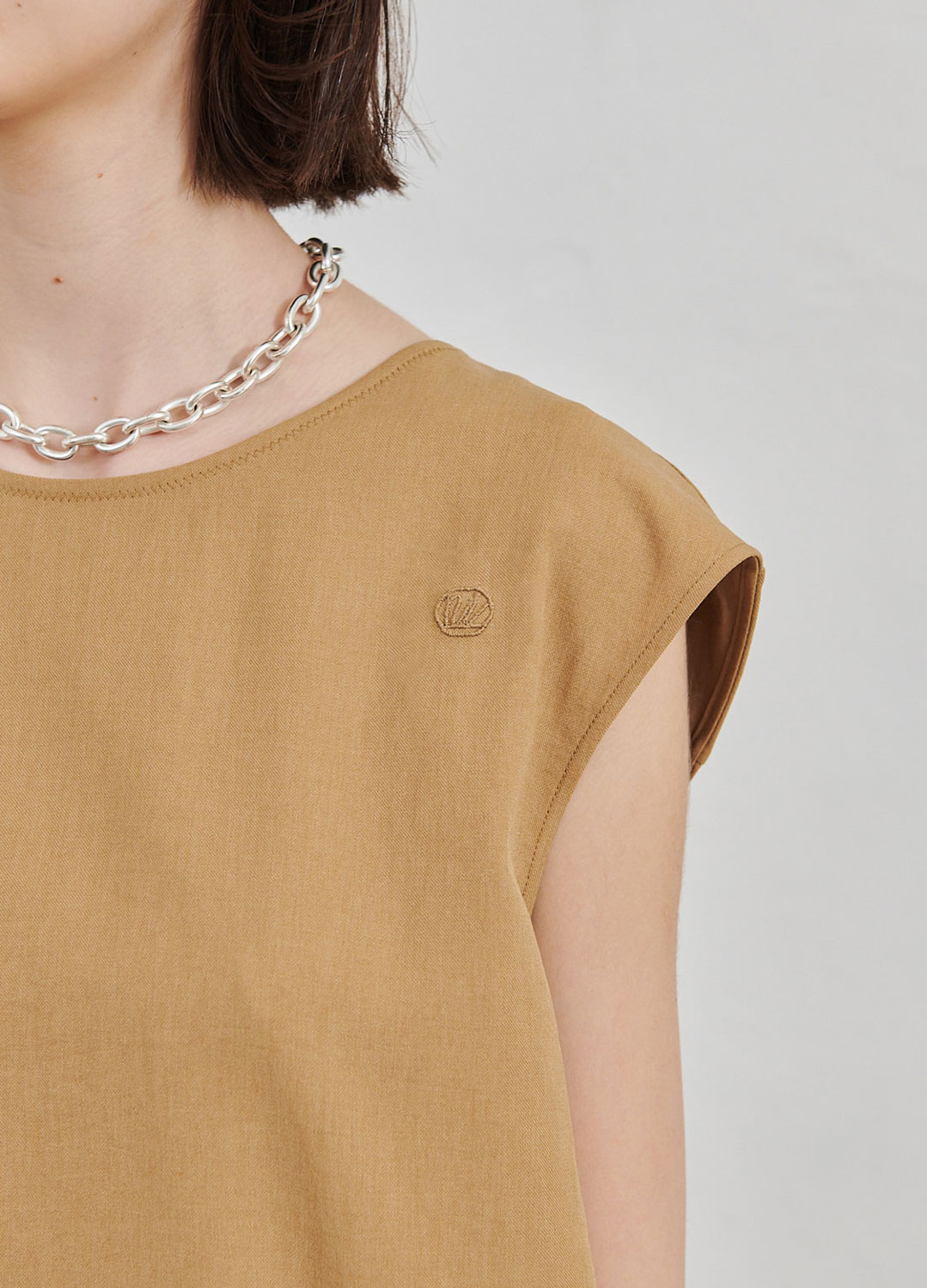 WAIST OPENING TOP_BEIGE_5