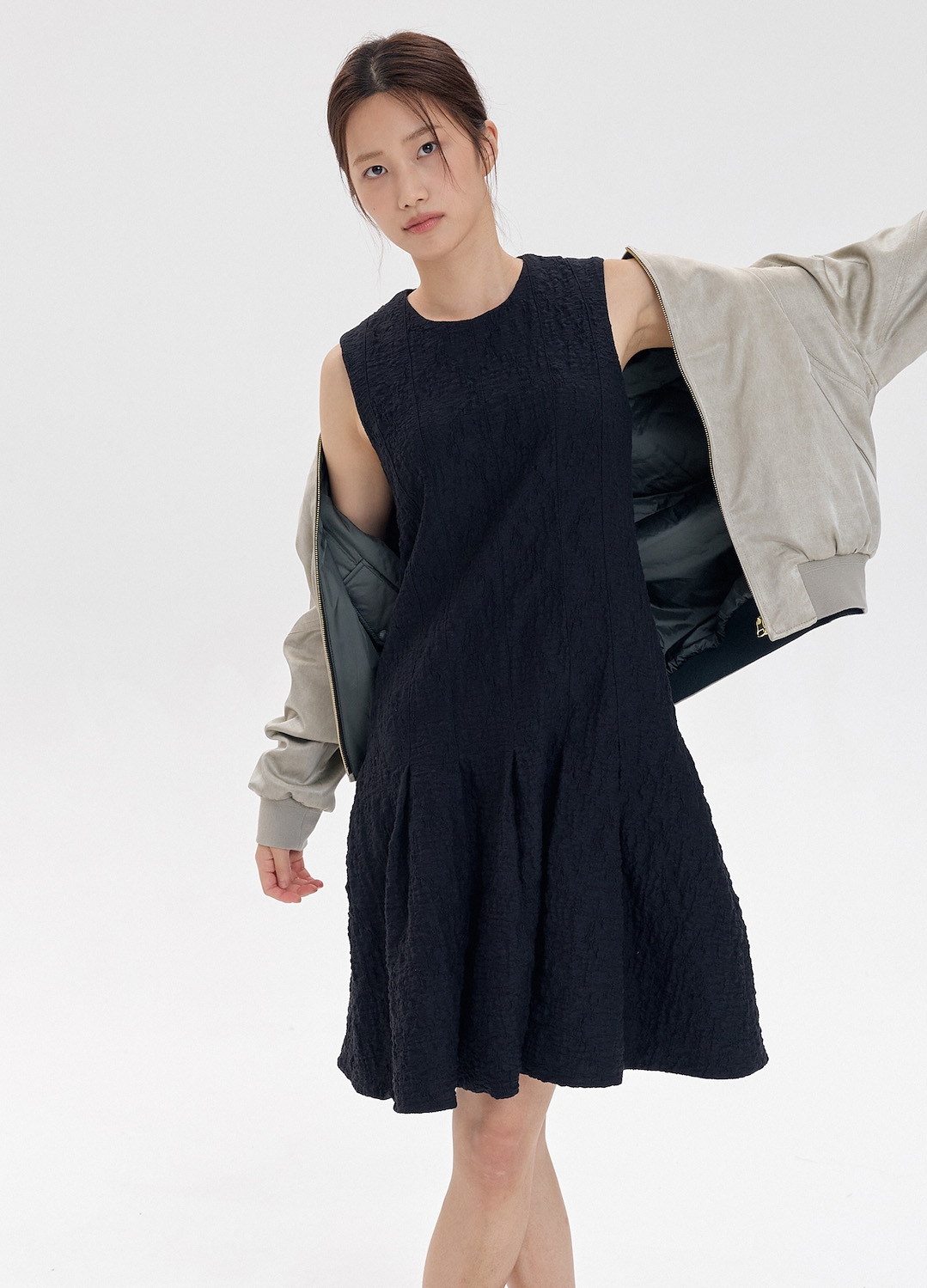 JACQUARD VOLUME SLEEVELESS DRESS_STRONG BLACK_6