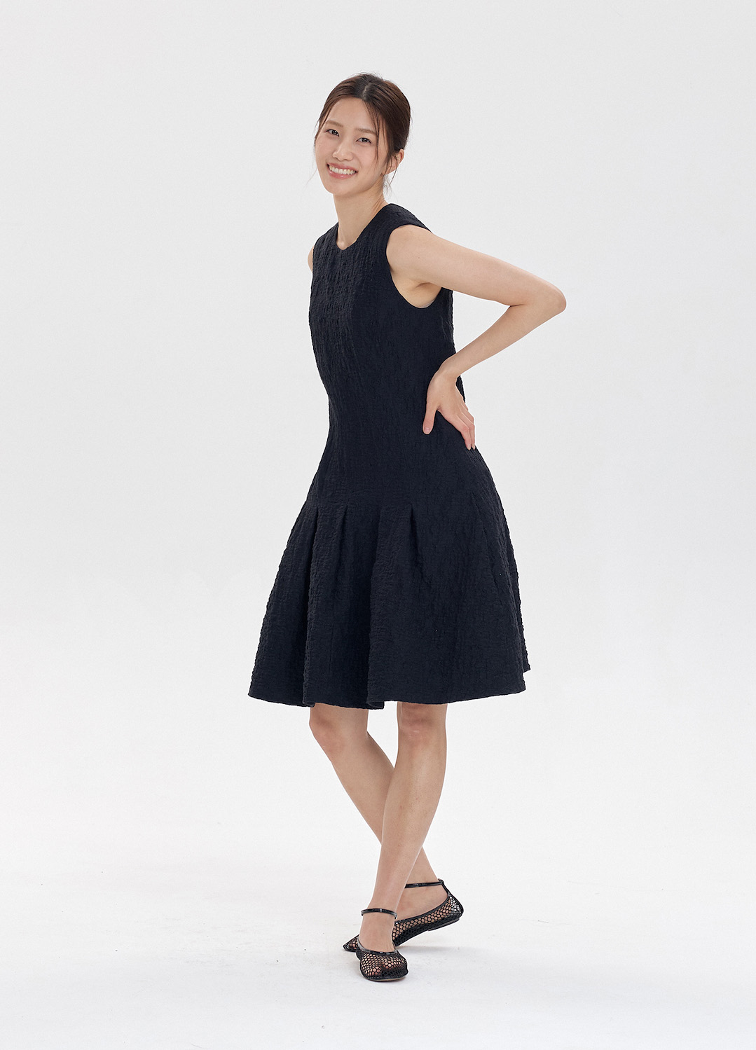 JACQUARD VOLUME SLEEVELESS DRESS_STRONG BLACK_3