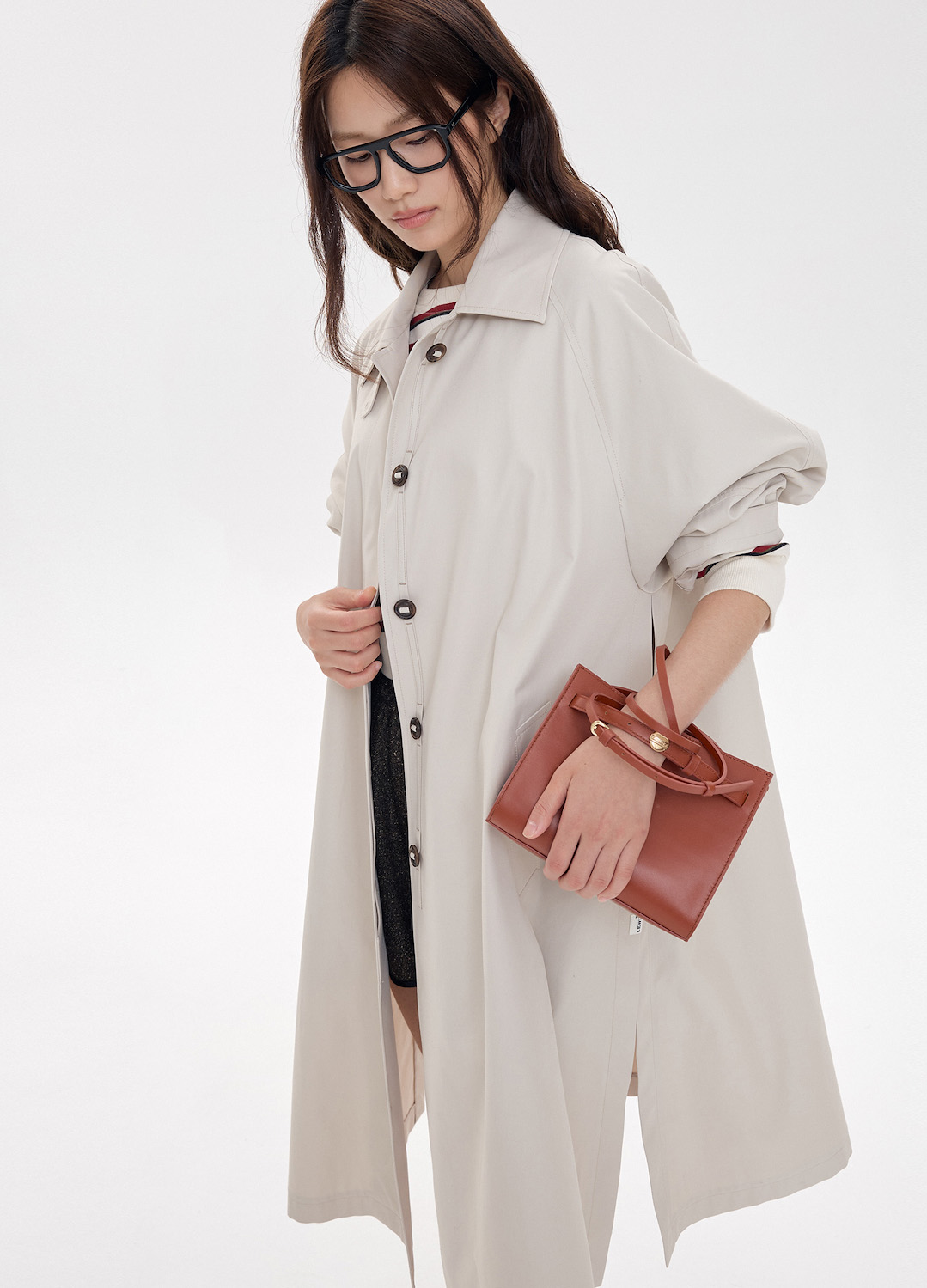 BUTTON POINT MINIMAL SHOULDER BAG_BROWN_3