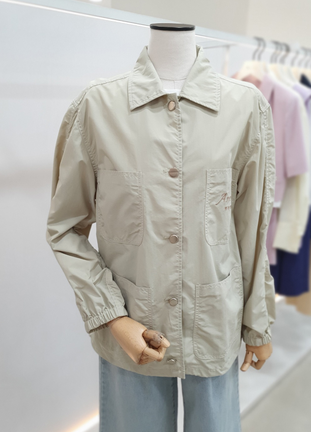 [시즌오프]자수포인트 코치 자켓_LIGHT KHAKI_4