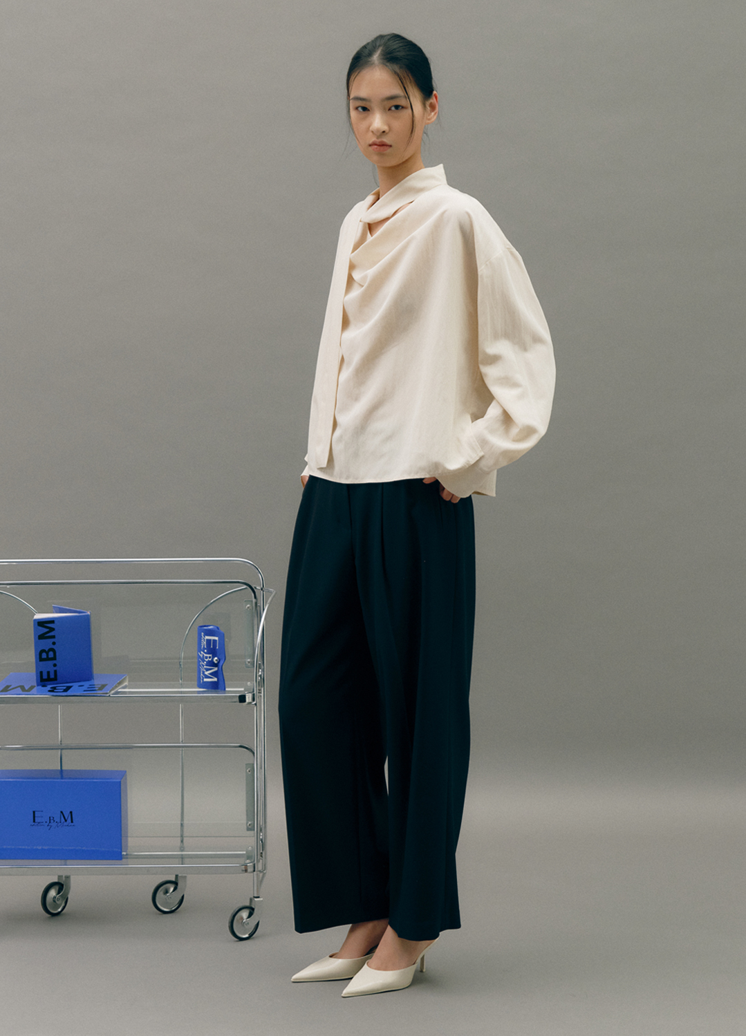 [EXCLUSIVE] 레귤러핏 타이형 블라우스_LIGHT BEIGE_6