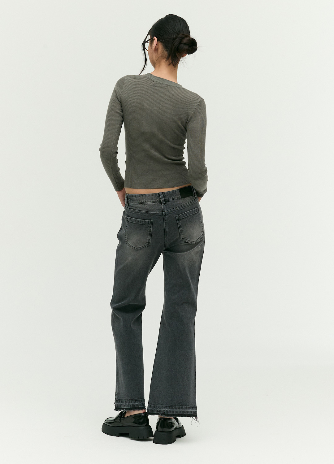 라운드 넥 풀오버_KHAKI GREY_3