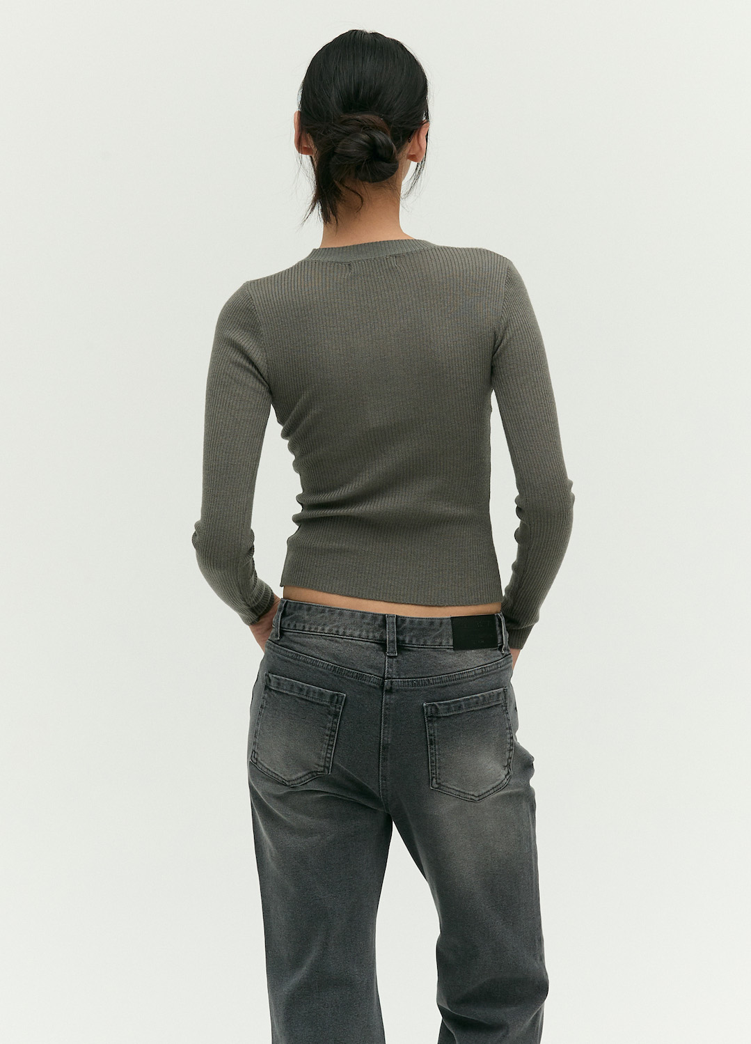 라운드 넥 풀오버_KHAKI GREY_6