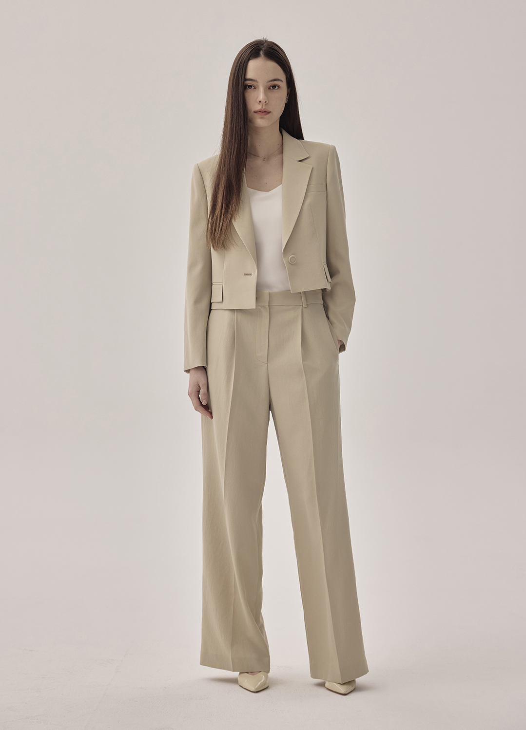 턱 디테일 포멀 팬츠_KHAKI BEIGE_1
