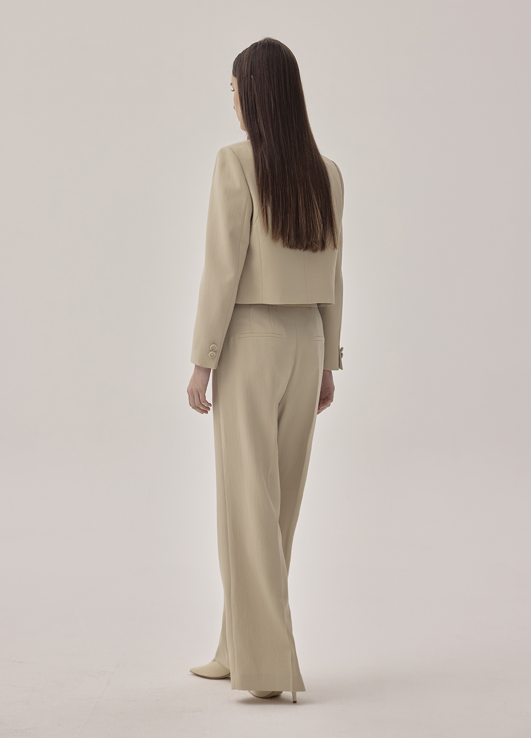 턱 디테일 포멀 팬츠_KHAKI BEIGE_3