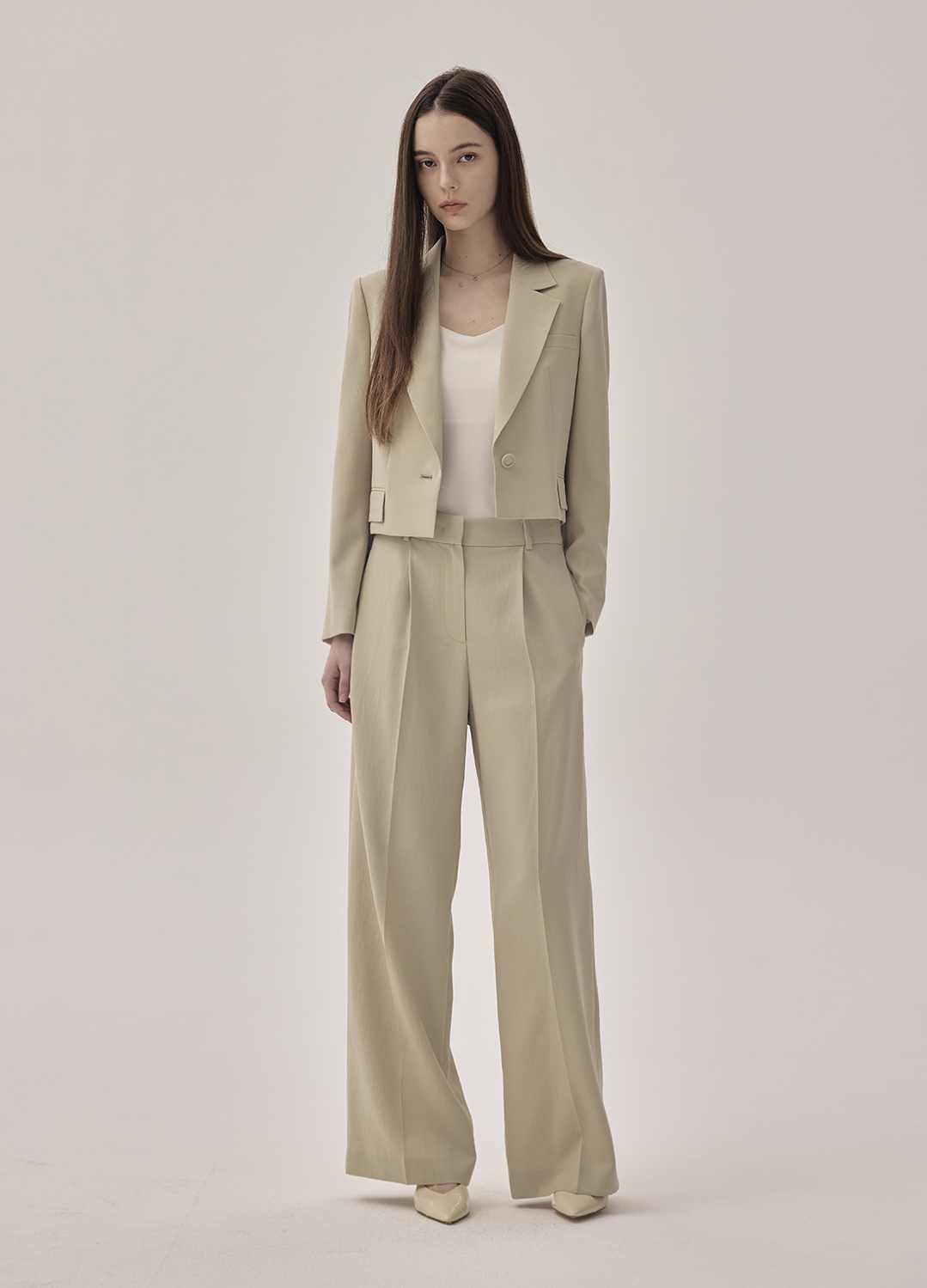 턱 디테일 포멀 팬츠_KHAKI BEIGE_4