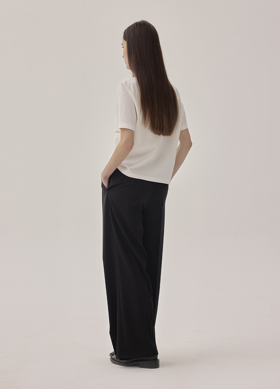 자수 포인트 티셔츠_WHITE_5