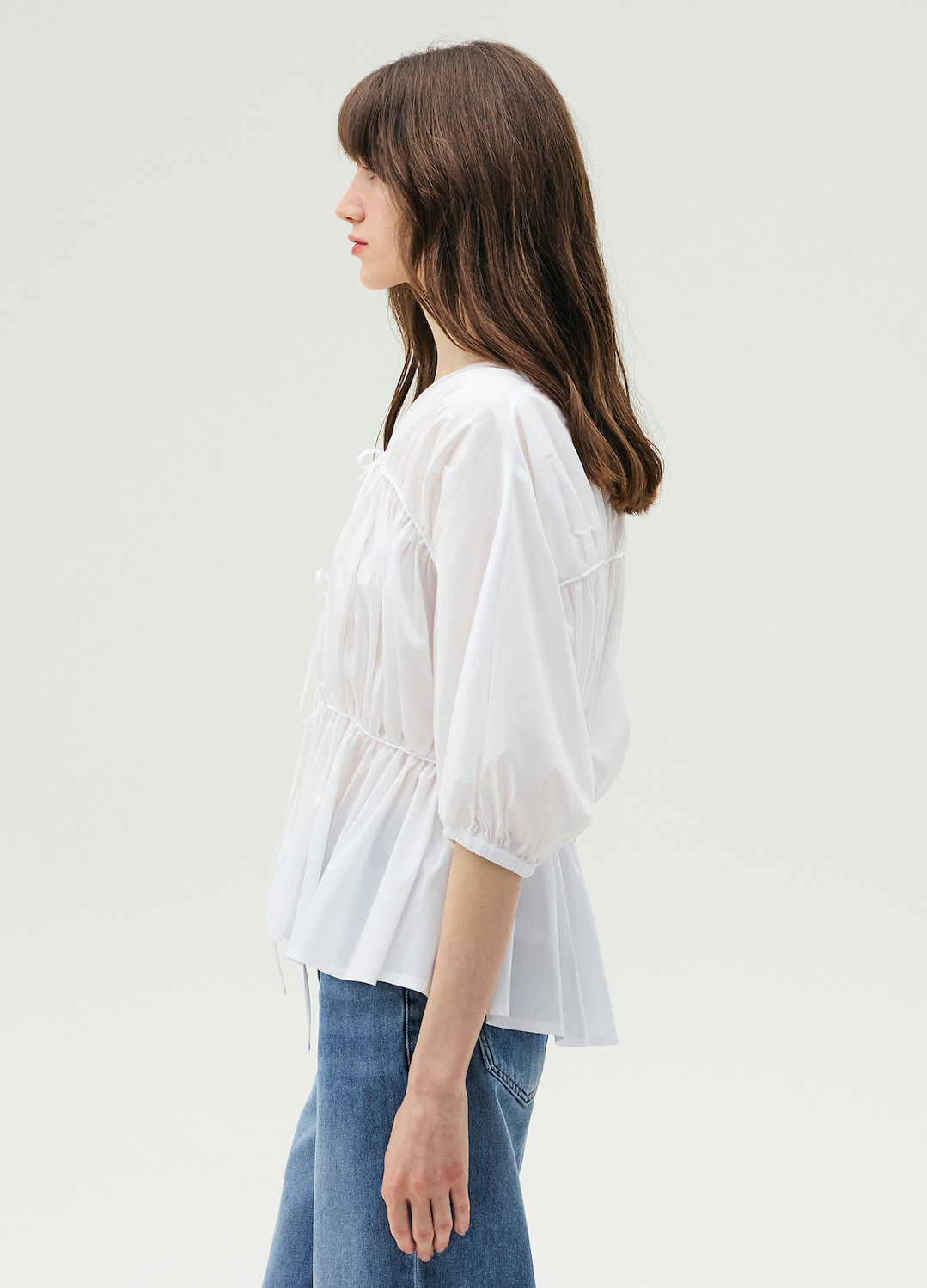 칼라리스 셔링디테일 블라우스_WHITE_4