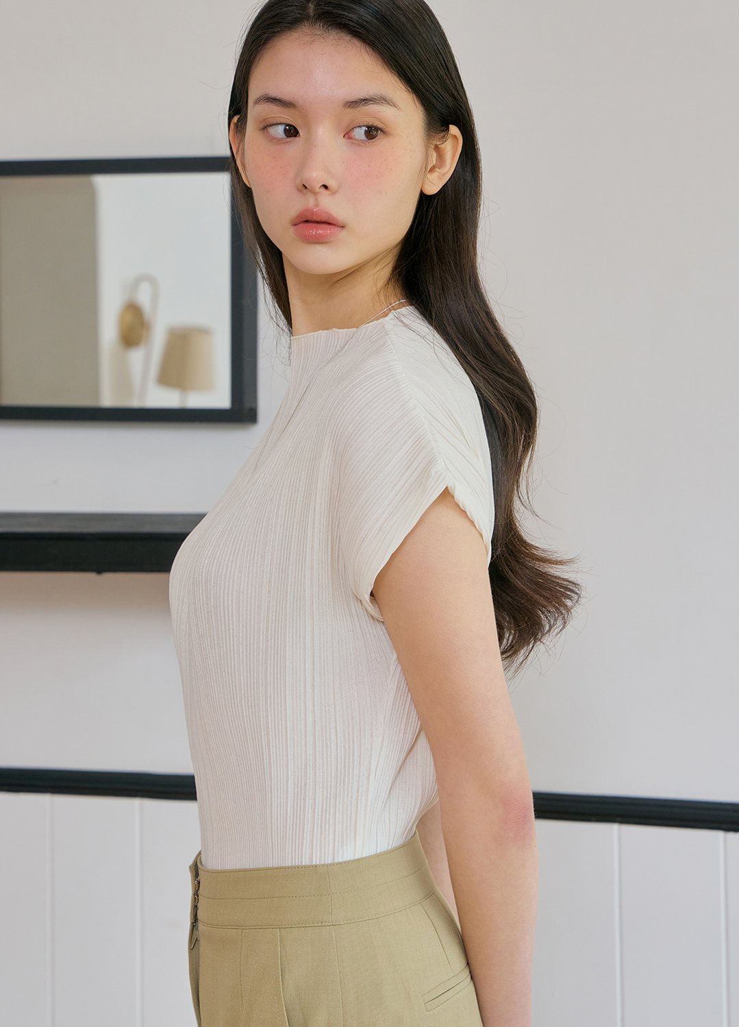 플리츠 모크넥 티셔츠_CREAM_2