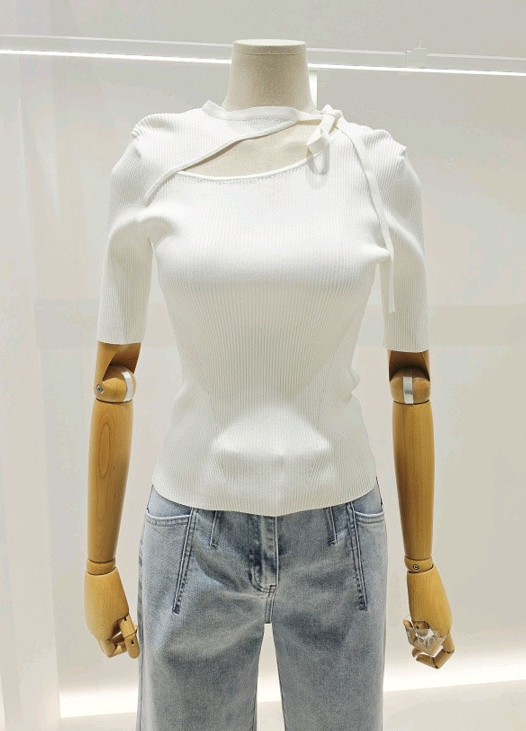[시즌오프]언밸런스 타이 니트탑_WHITE_9