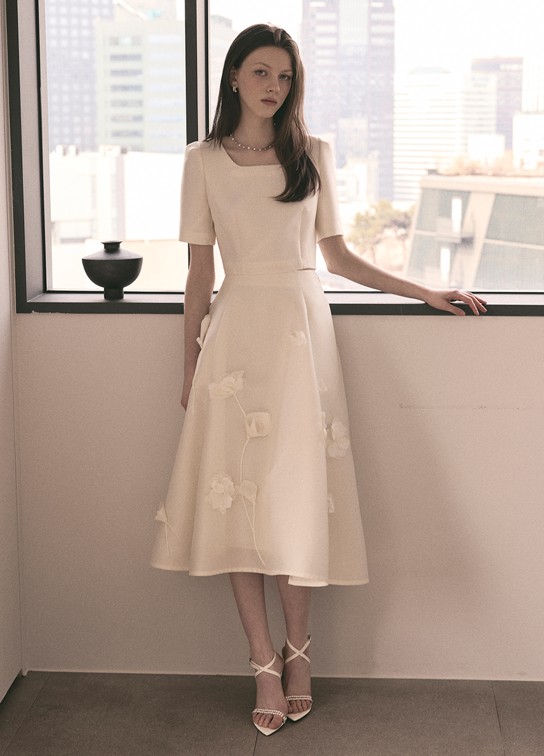 스퀘어넥 크롭 블라우스_IVORY_3