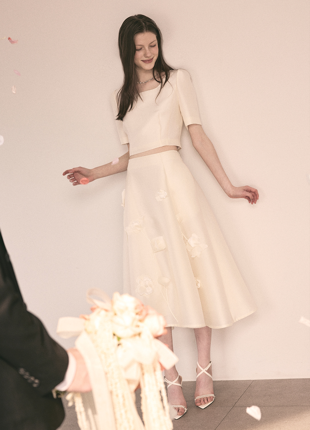 스퀘어넥 크롭 블라우스_IVORY_1