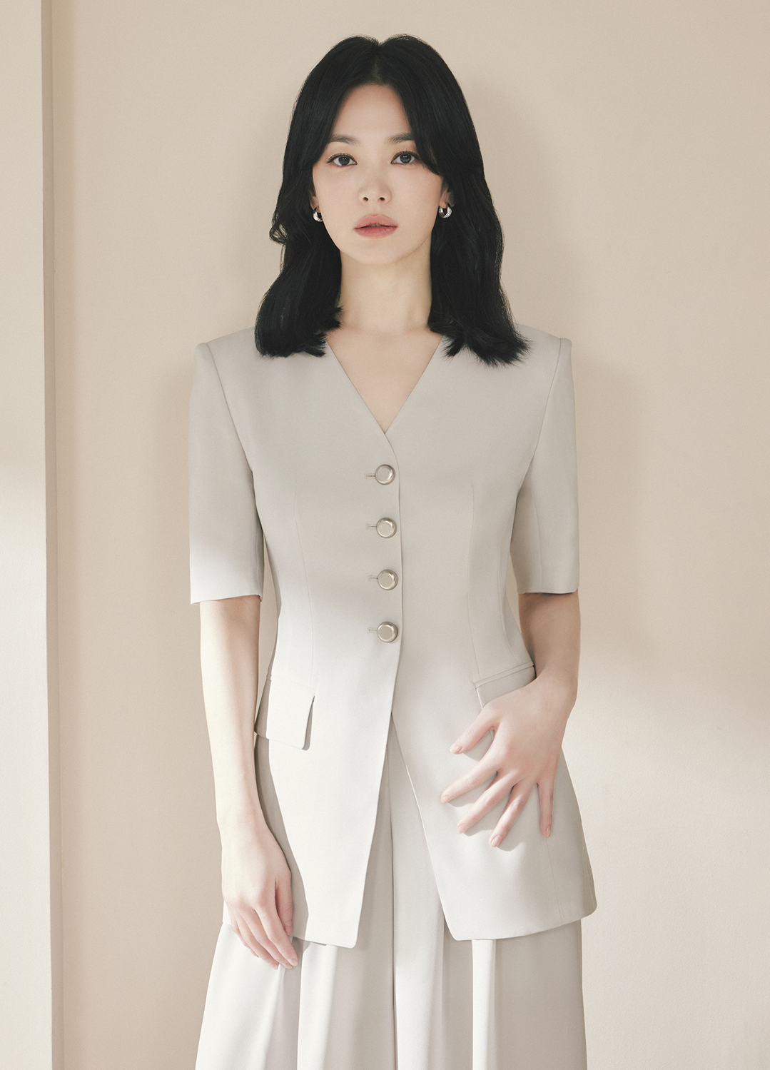 턱 디테일 와이드핏 팬츠_LIGHT BEIGE_2