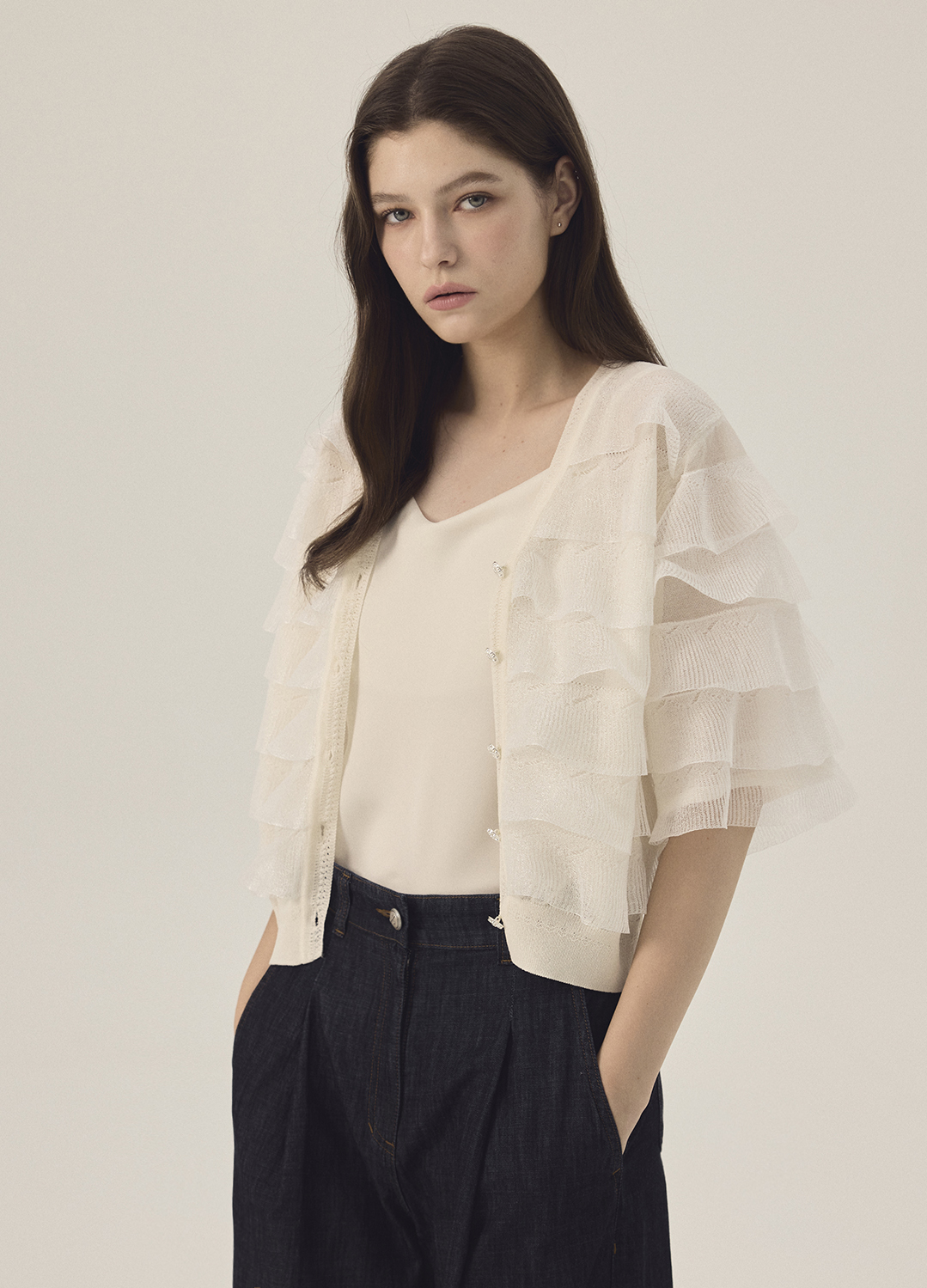 미샤 MICHAA [시즌오프]브이넥 프릴 가디건 CREAM | SISUN.COM