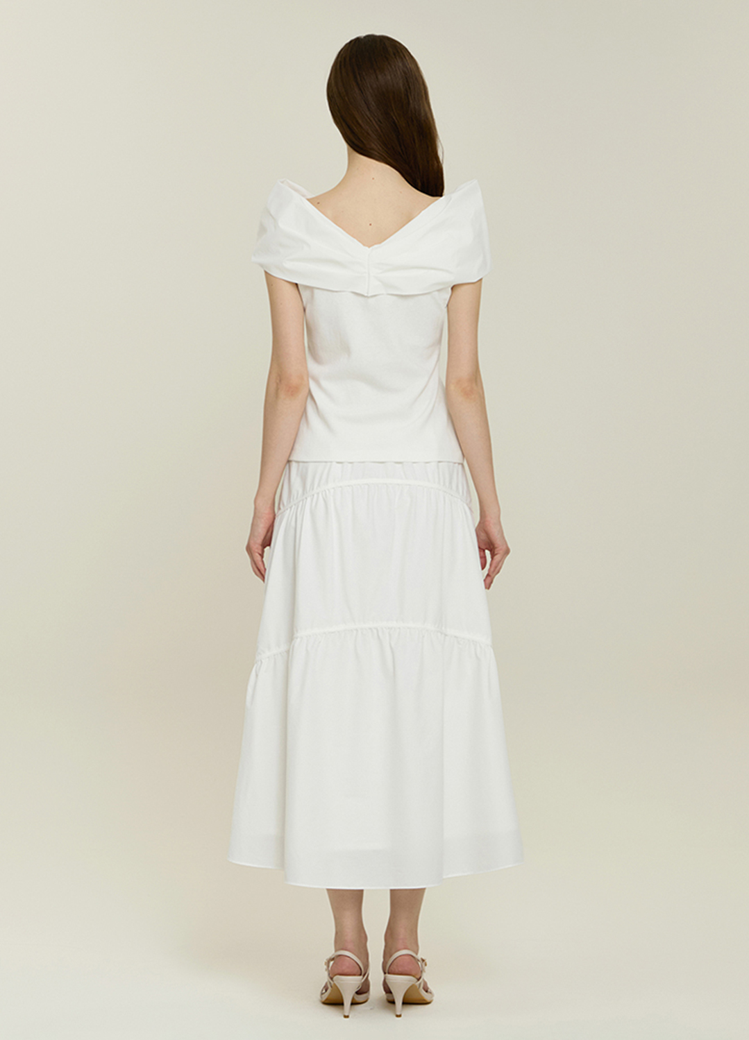 [6/11 순차배송][Exclusive]오프숄더 배색 블라우스_WHITE_6
