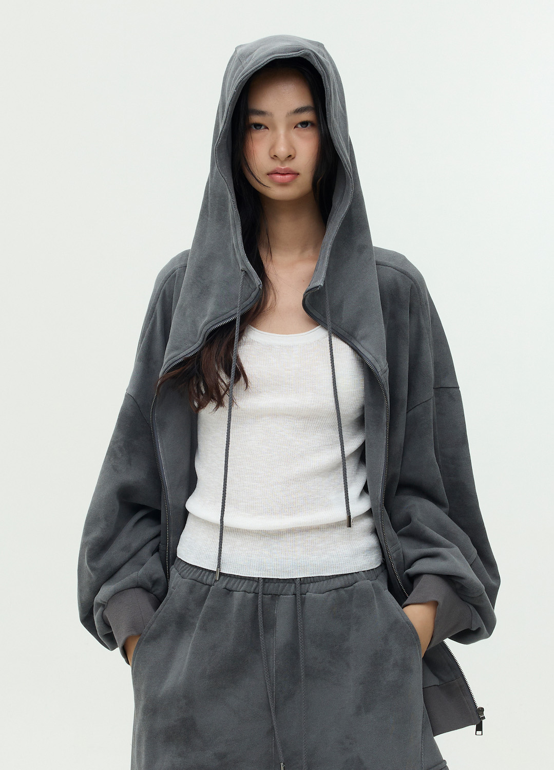 이비엠 E.B.M [추가20]코인포켓 디테일 후드 집업 DARK GREY | SISUN.COM