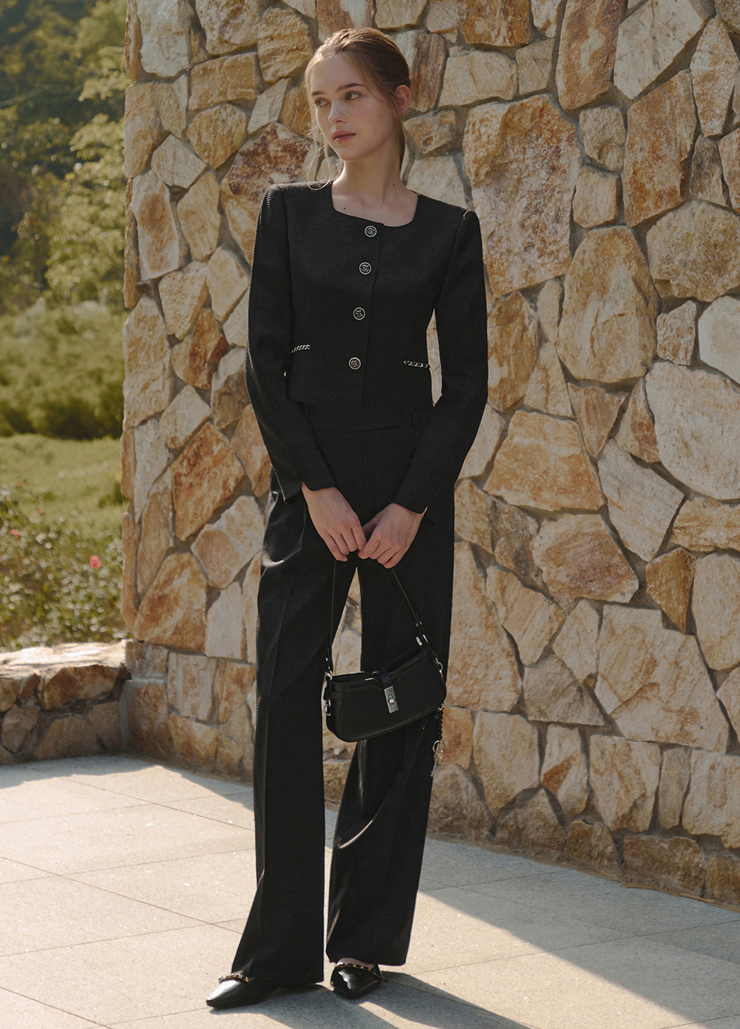 [Exclusive]메탈 체인 장식 크롭 자켓_BLACK_14