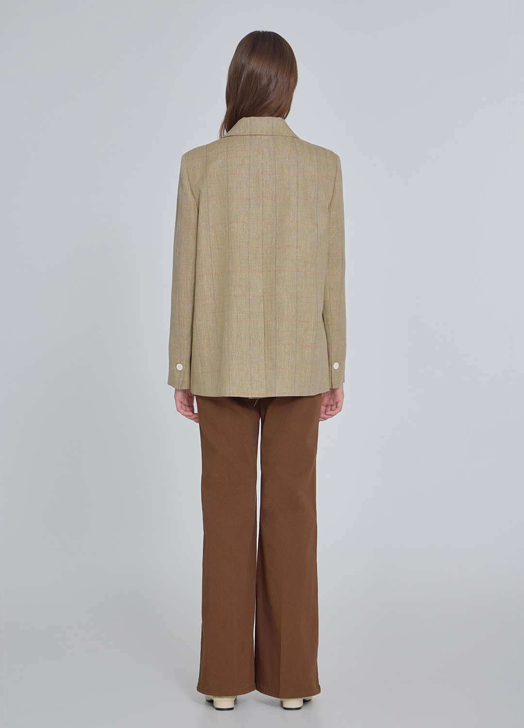 포인트 버튼 테일러드 자켓_BEIGE_8