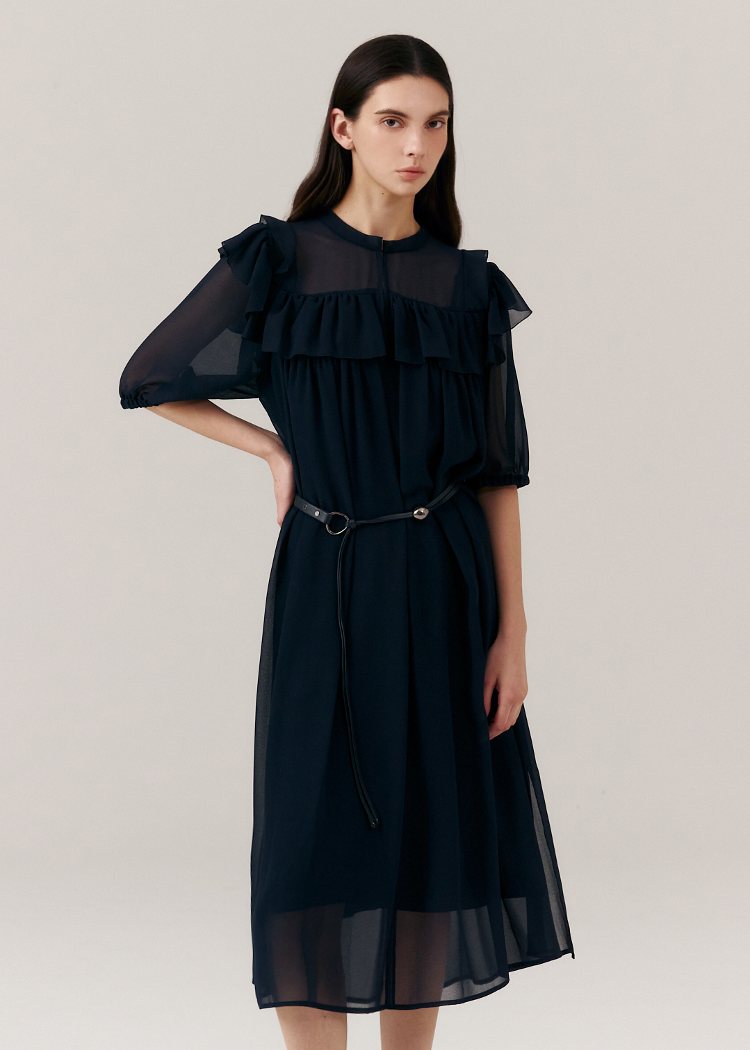 미샤 MICHAA 프릴 포인트 플레어 원피스 DARK NAVY | SISUN.COM