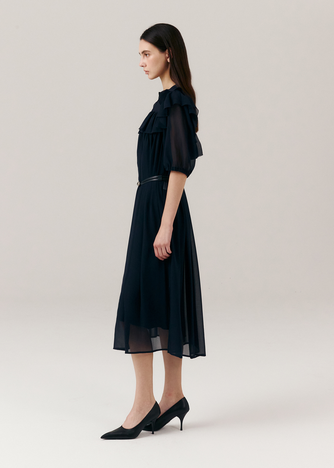 미샤 MICHAA 프릴 포인트 플레어 원피스 DARK NAVY | SISUN.COM
