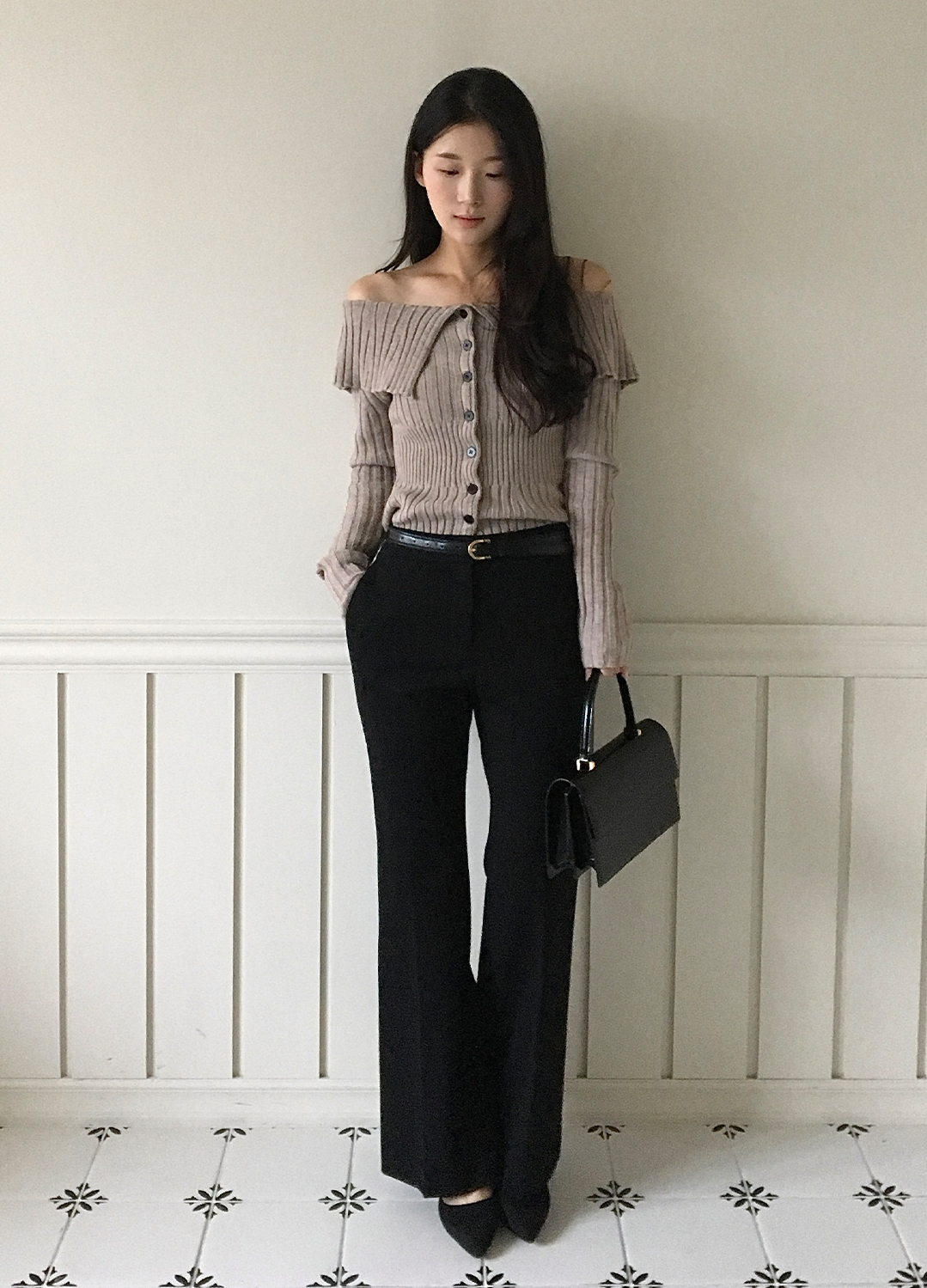 [Exclusive]오프숄더 버튼업 니트탑_BEIGE_18