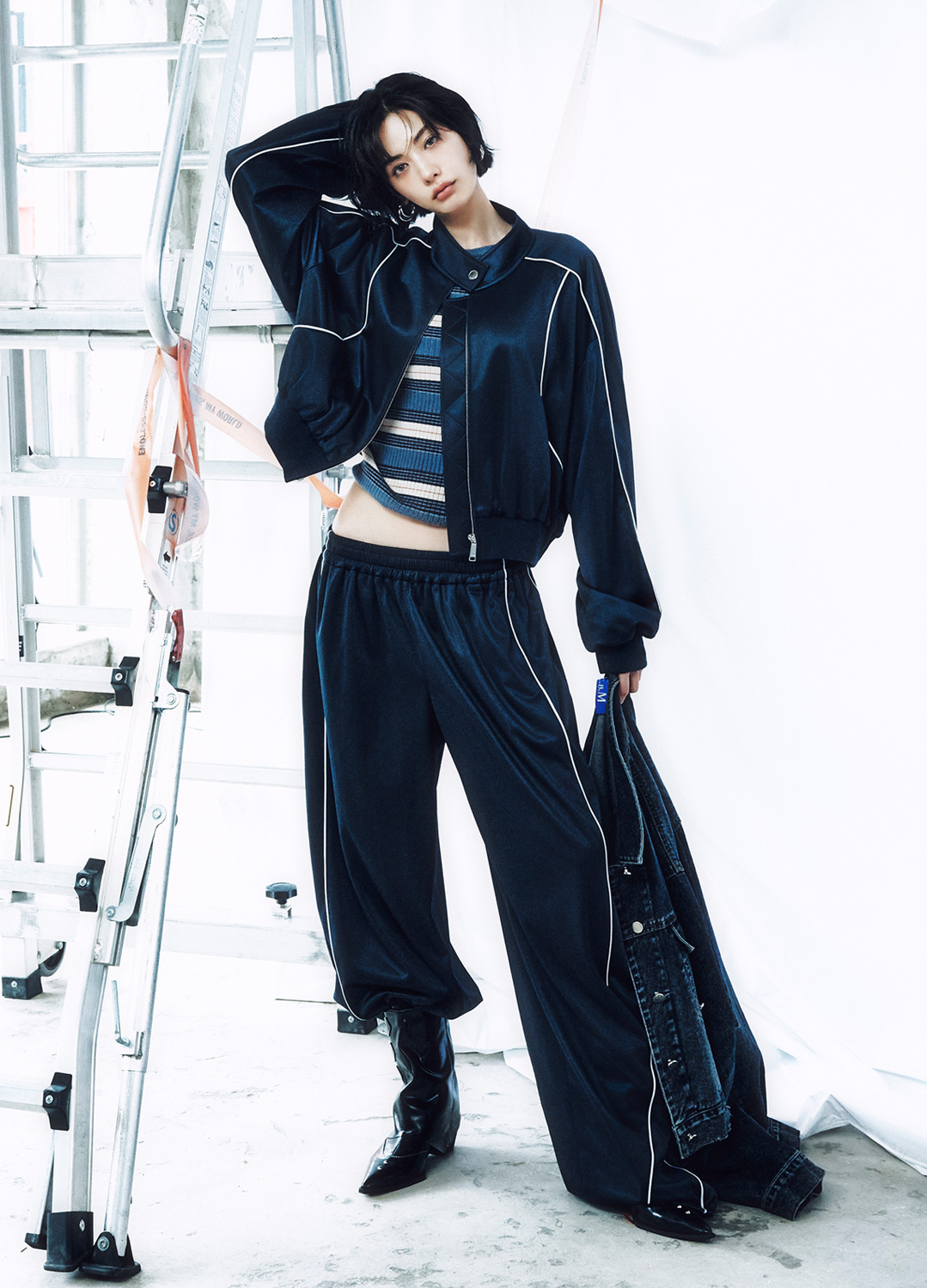 [프리오픈]캐주얼 라인 절개 밴딩 팬츠_NAVY_5
