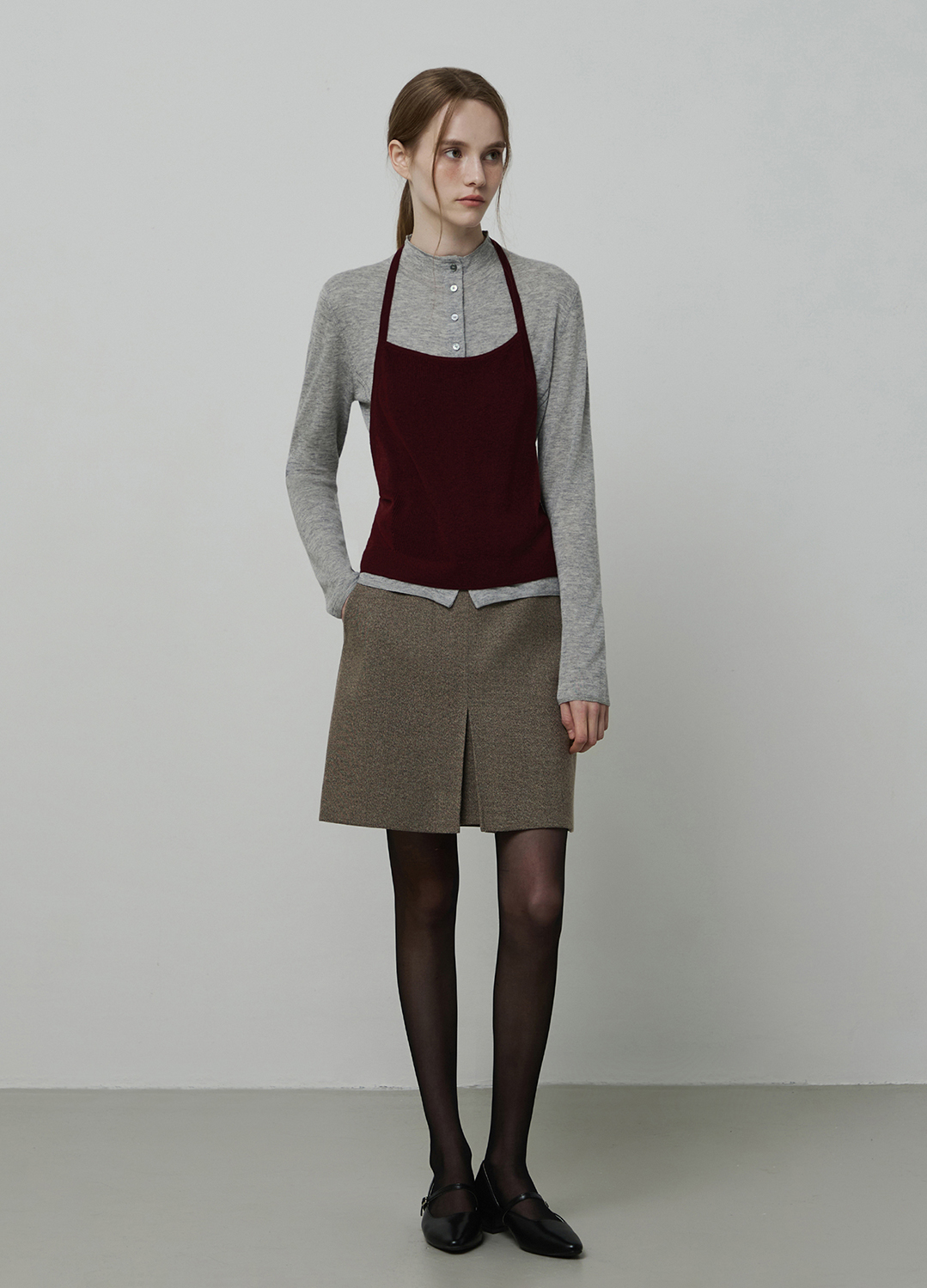 센터 플리츠 미니 스커트_DARK BEIGE_9