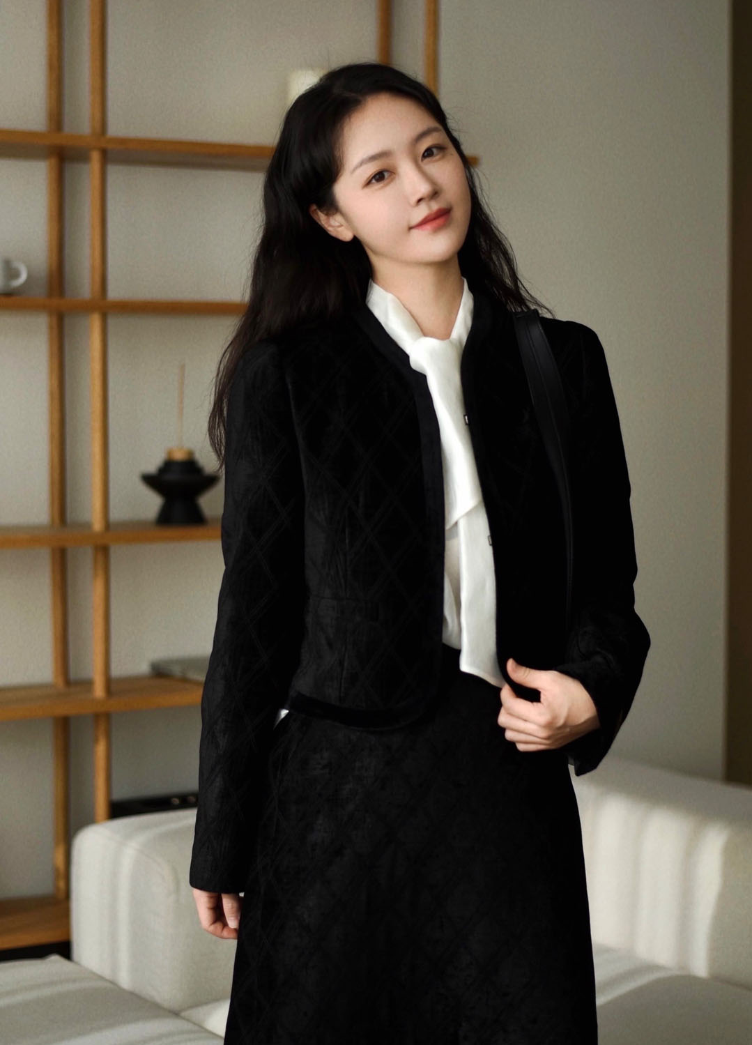 벨벳 미니 스커트_BLACK_11