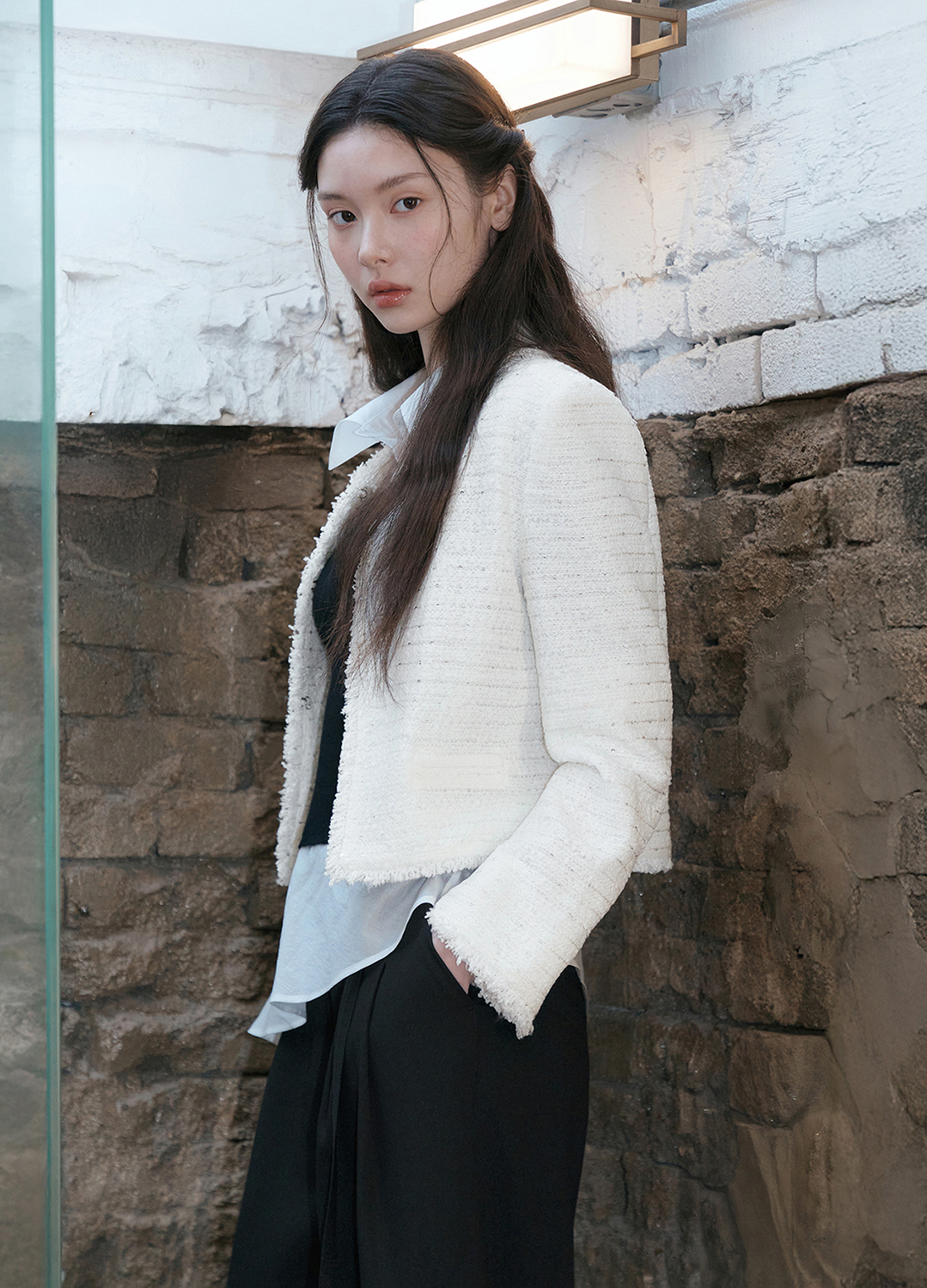 [Exclusive]프린지 텍스처 노카라 크롭 자켓_IVORY_6