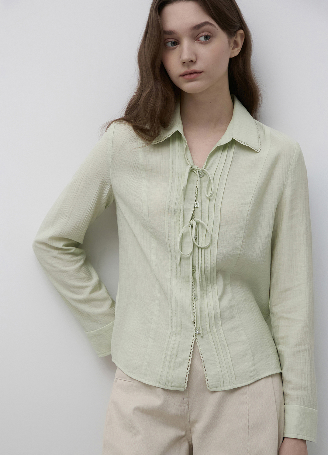 [Exclusive]레이스업 포인트 셔츠 블라우스_LIGHT GREEN_4