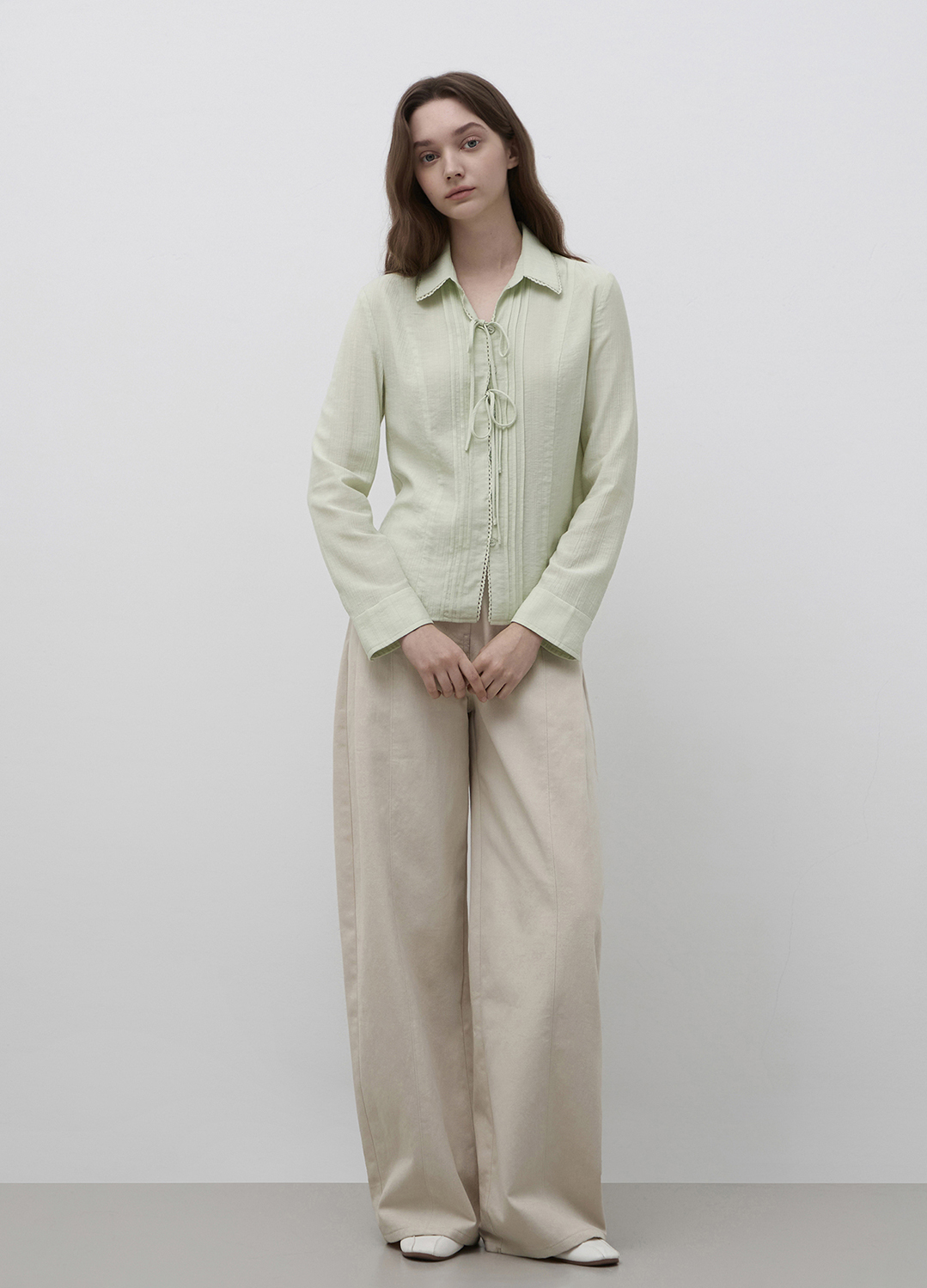 [Exclusive]레이스업 포인트 셔츠 블라우스_LIGHT GREEN_5
