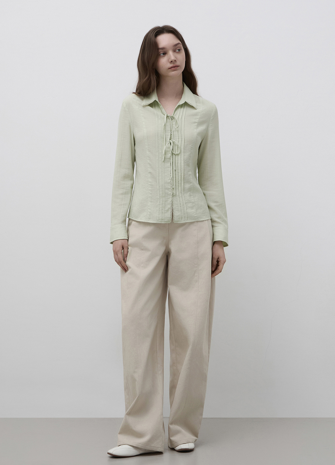 [Exclusive]레이스업 포인트 셔츠 블라우스_LIGHT GREEN_6