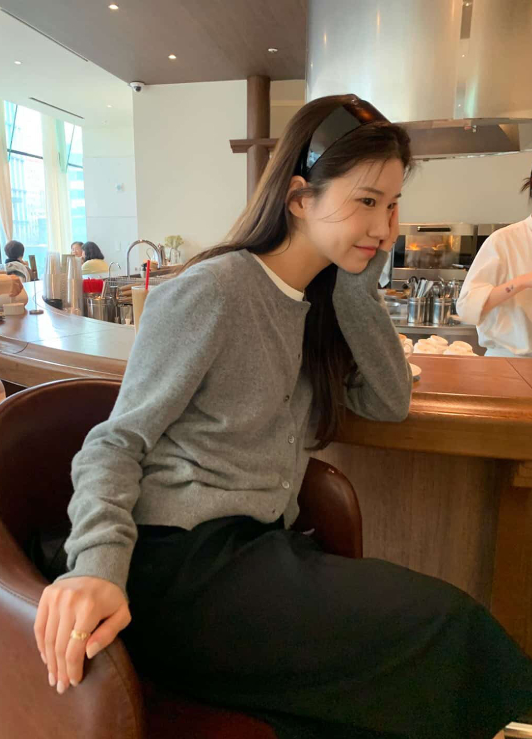 [Exclusive]레귤러핏 라운드넥 울 가디건_GREY_5