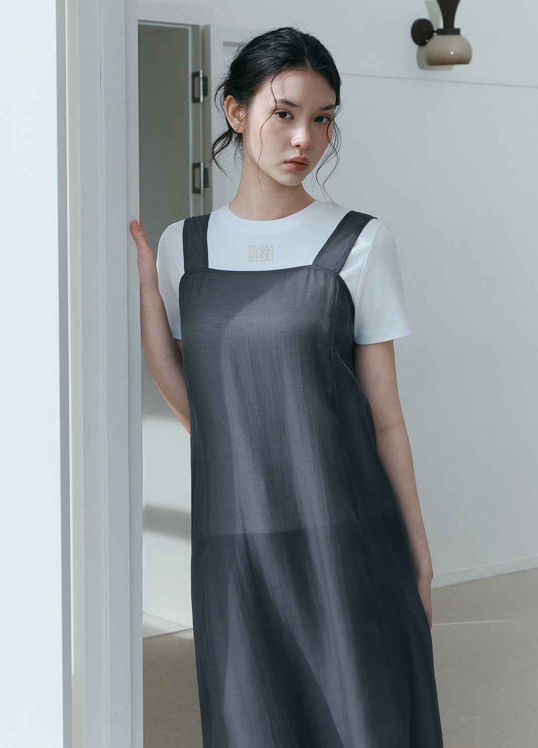 [Exclusive]미니 로고 포인트 베이직 티셔츠_WHITE_5