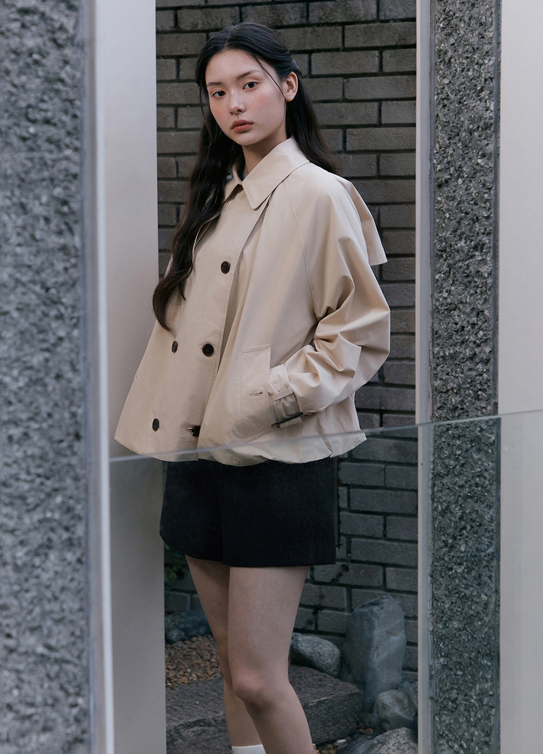 [Exclusive]숏기장 볼륨 트렌치코트_BEIGE_7