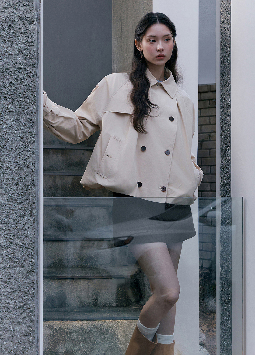 [Exclusive]숏기장 볼륨 트렌치코트_BEIGE_11