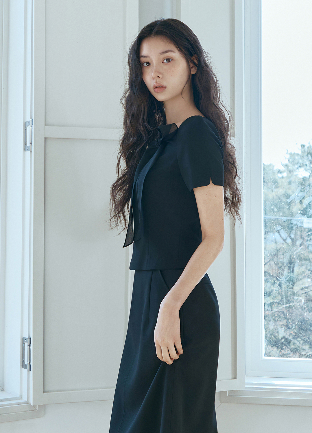 [Exclusive]리본 포인트 스퀘어넥 탑_BLACK_7