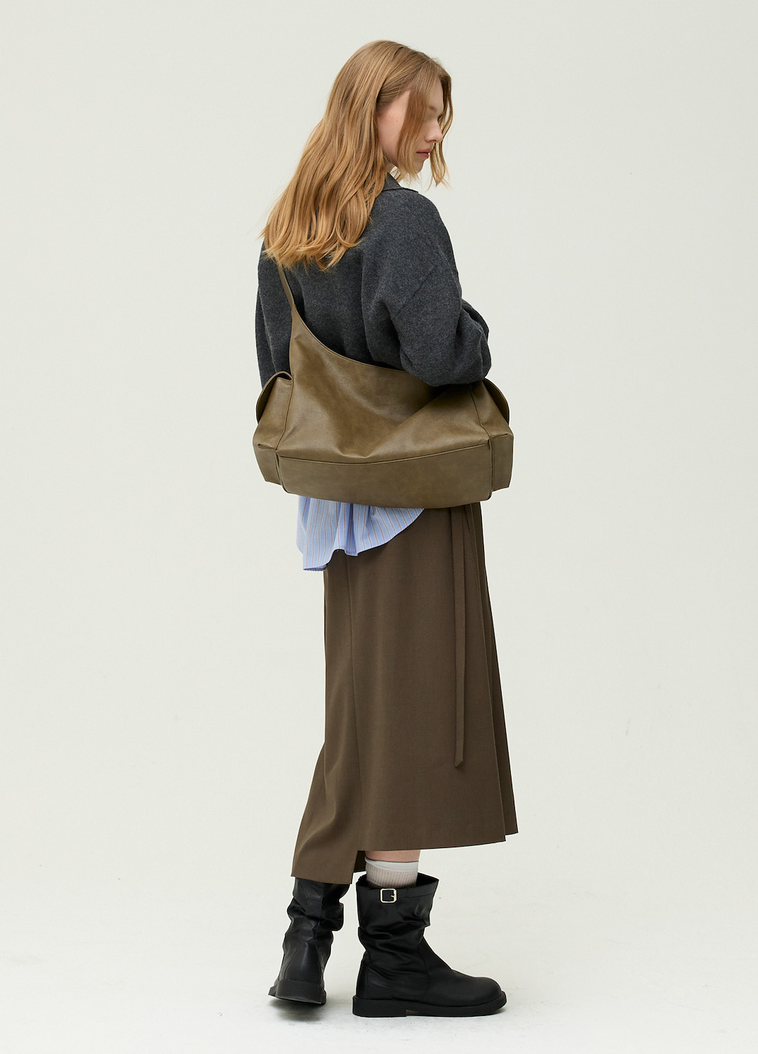 모던 실루엣 버클 숄더백_KHAKI_10