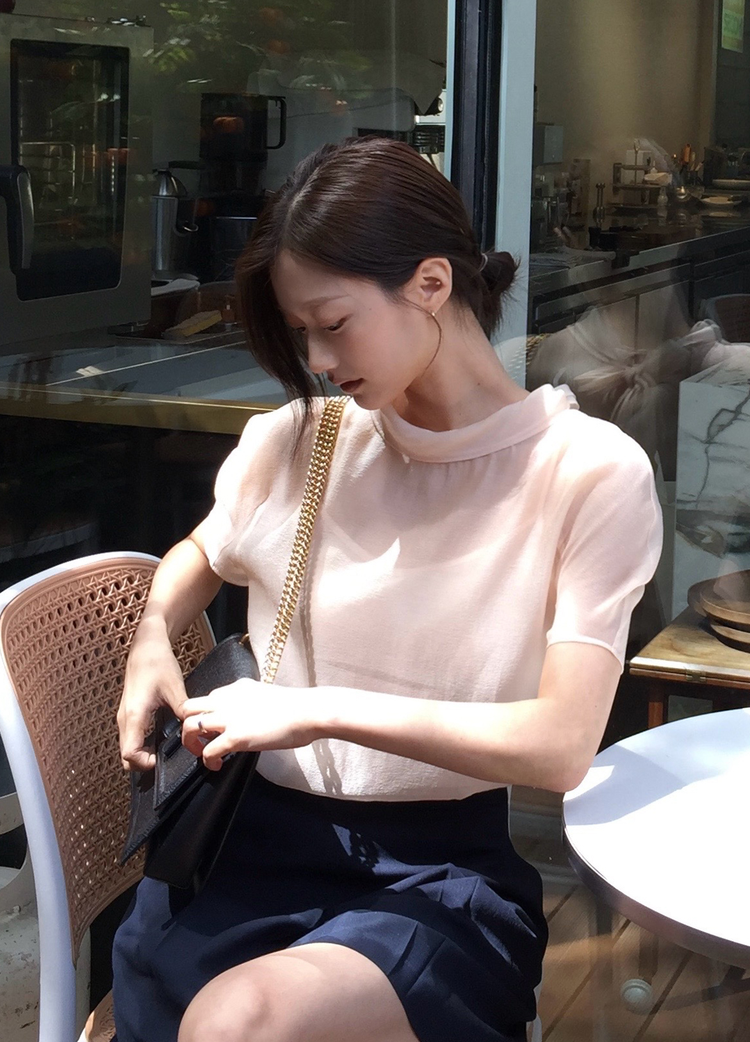 [Exclusive]하프 슬리브 시어 블라우스_LIGHT PINK_27