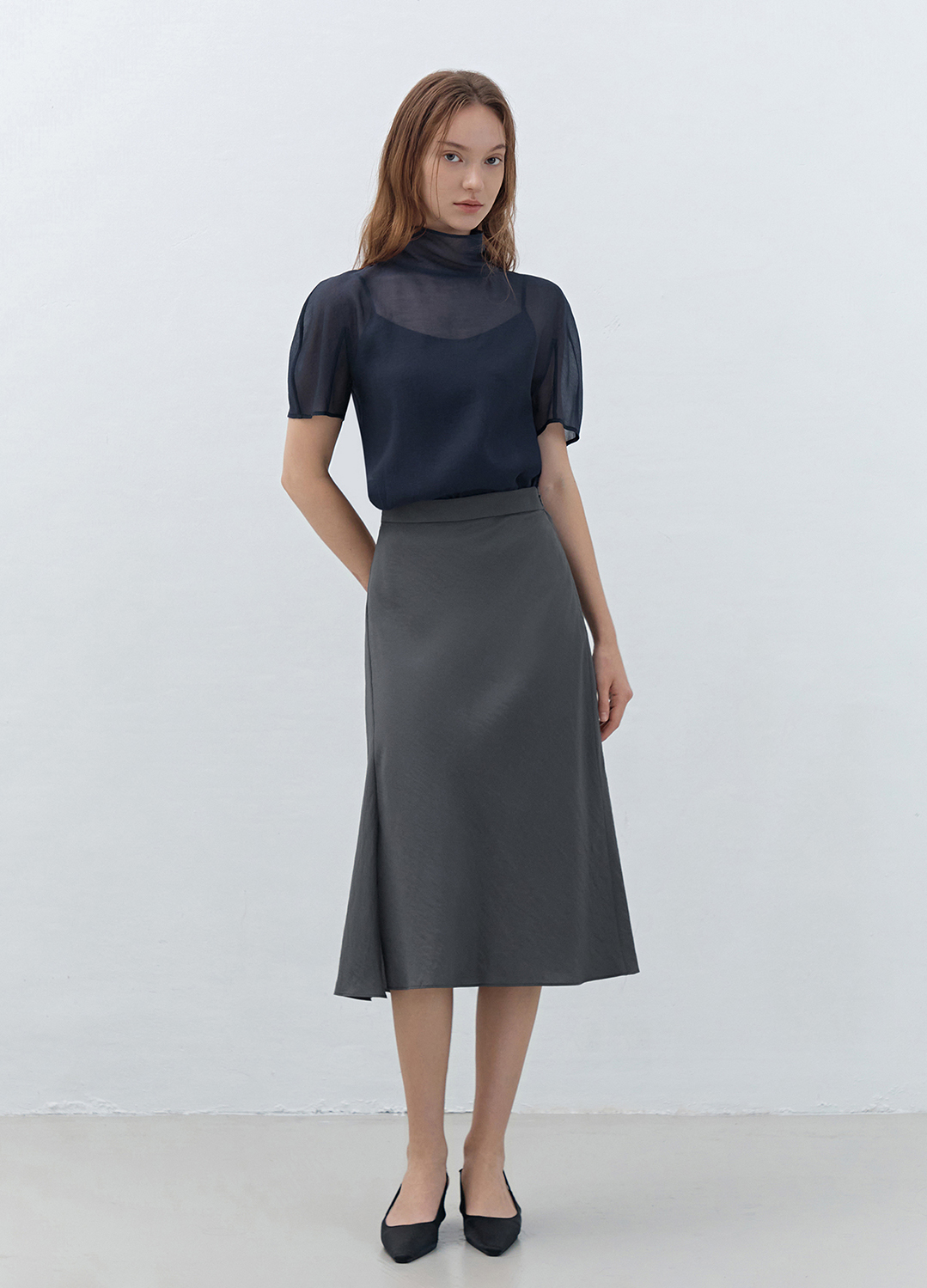 [Exclusive]하프 슬리브 시어 블라우스_DARK NAVY_7