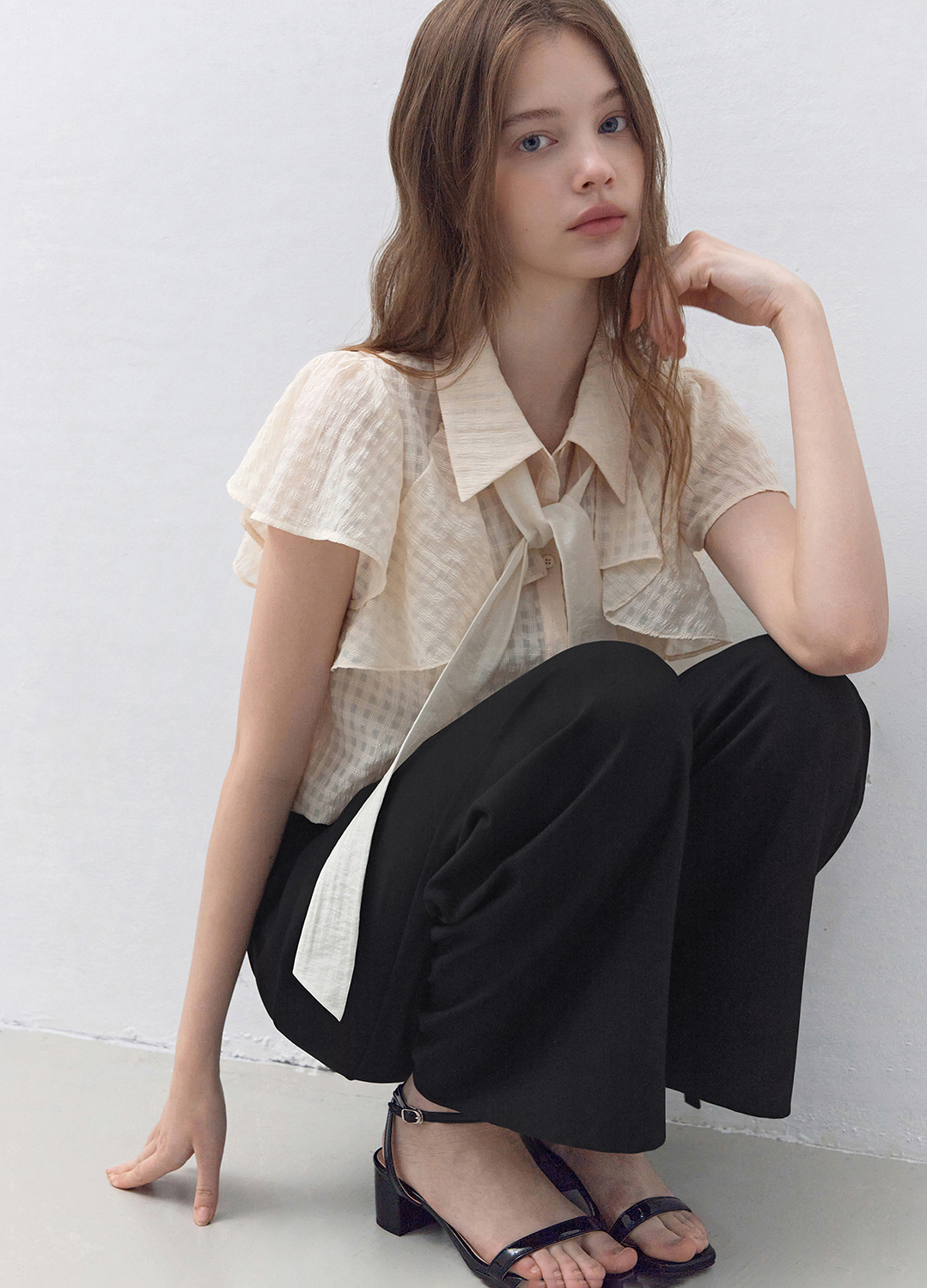 [Exclusive]사이드 벨티드 와이드 슬랙스_BLACK_11