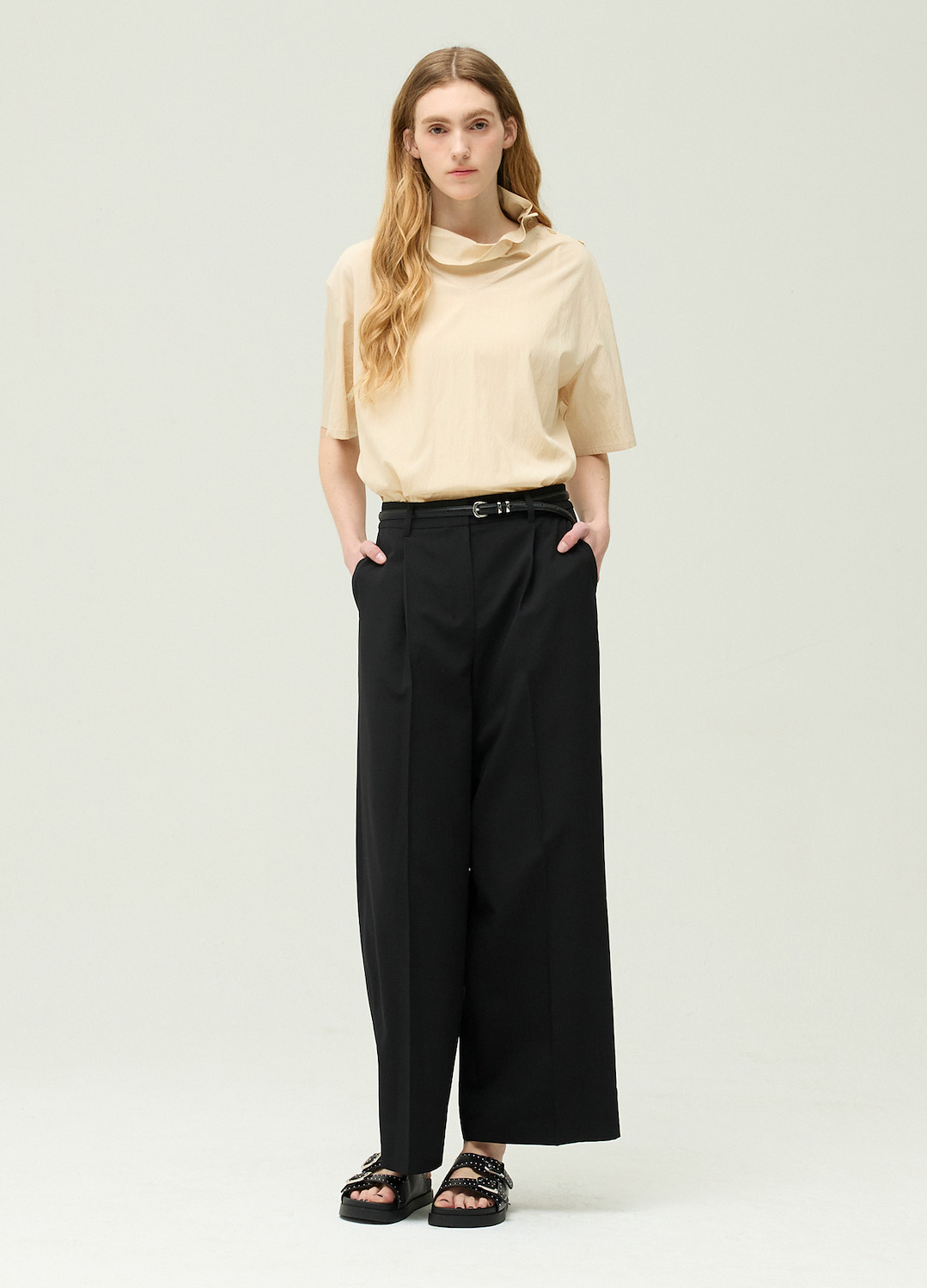 [시즌오프]드레이프 하이넥 디테일 블라우스_LIGHT BEIGE_10