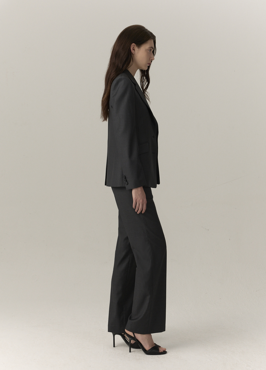 사이드 핀턱 세미 부츠컷 슬랙스_DARK GREY_5